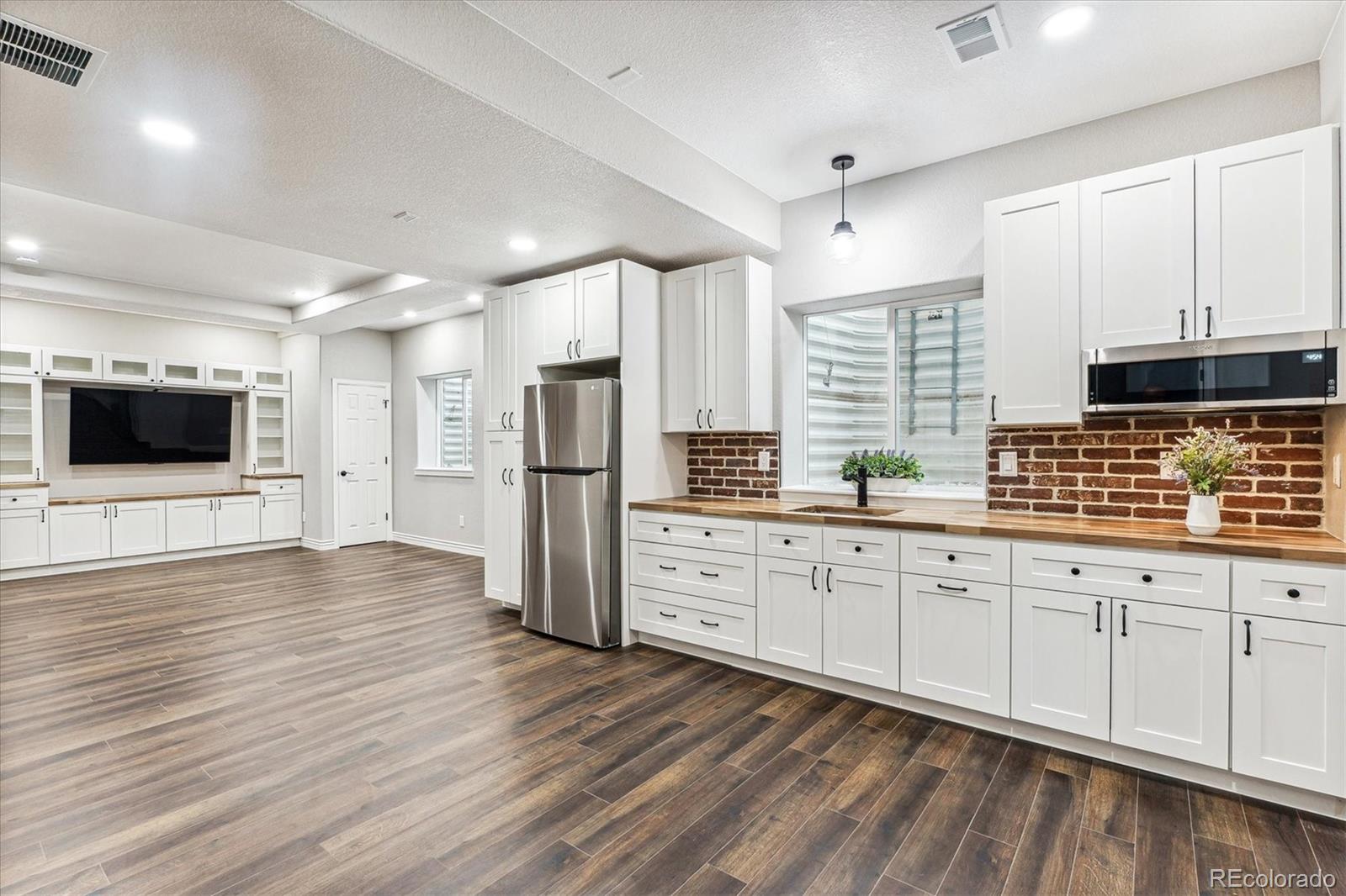 6043 S Paris Street, Greenwood Village, CO 80111, 5 Bedrooms Bedrooms, ,5 BathroomsBathrooms,Residential,For Sale,Paris,REC8517522