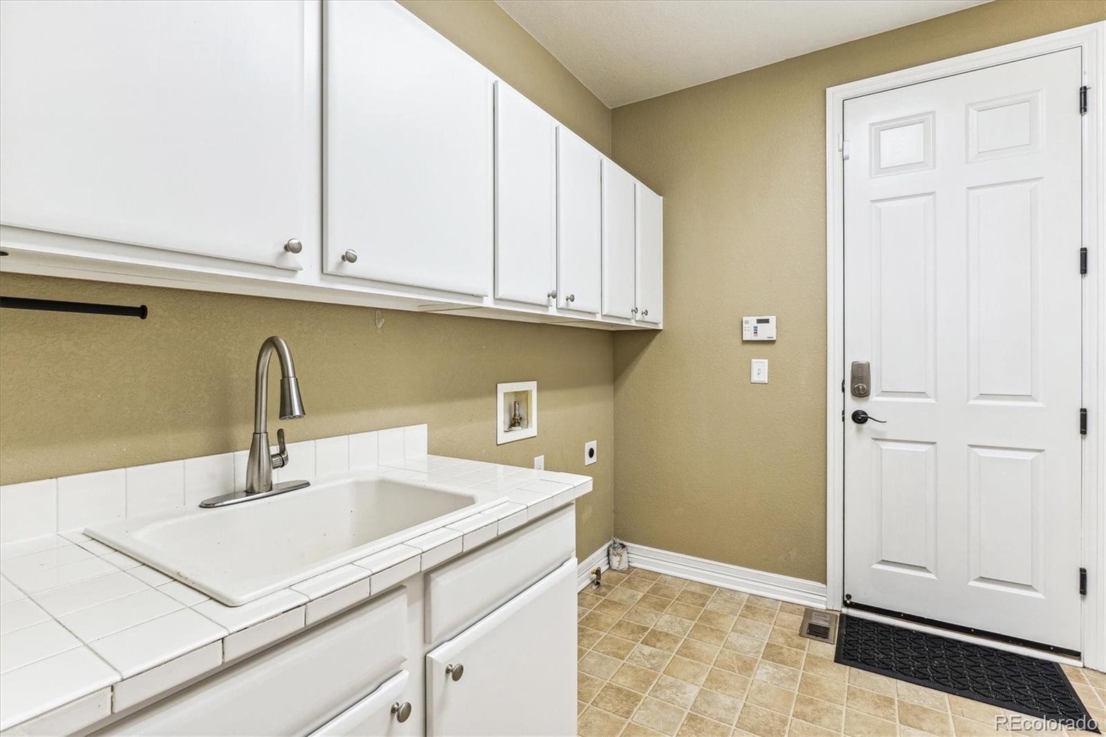 6043 S Paris Street, Greenwood Village, CO 80111, 5 Bedrooms Bedrooms, ,5 BathroomsBathrooms,Residential,For Sale,Paris,REC8517522