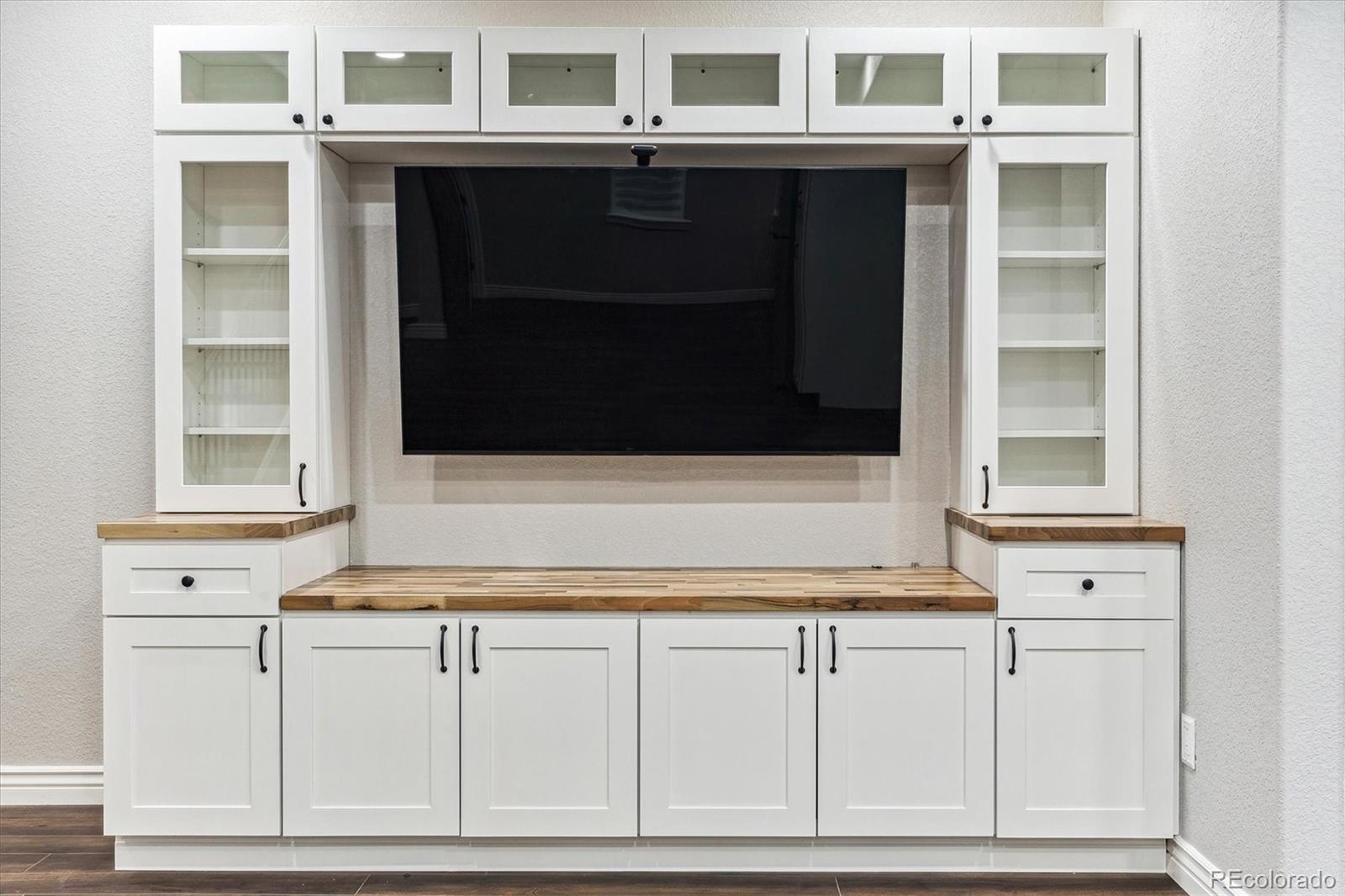 6043 S Paris Street, Greenwood Village, CO 80111, 5 Bedrooms Bedrooms, ,5 BathroomsBathrooms,Residential,For Sale,Paris,REC8517522