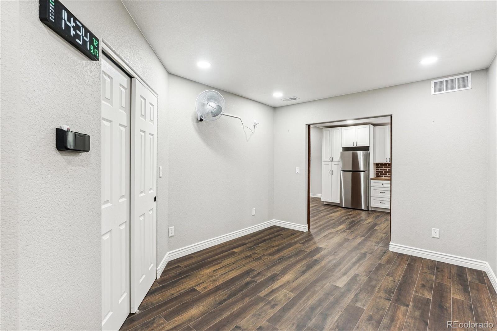 6043 S Paris Street, Greenwood Village, CO 80111, 5 Bedrooms Bedrooms, ,5 BathroomsBathrooms,Residential,For Sale,Paris,REC8517522