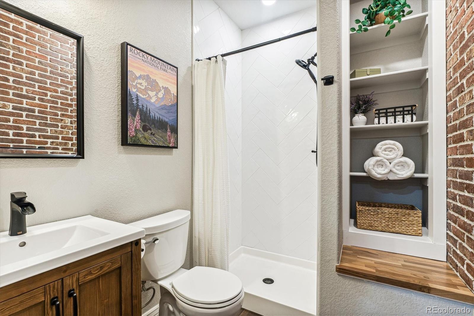 6043 S Paris Street, Greenwood Village, CO 80111, 5 Bedrooms Bedrooms, ,5 BathroomsBathrooms,Residential,For Sale,Paris,REC8517522