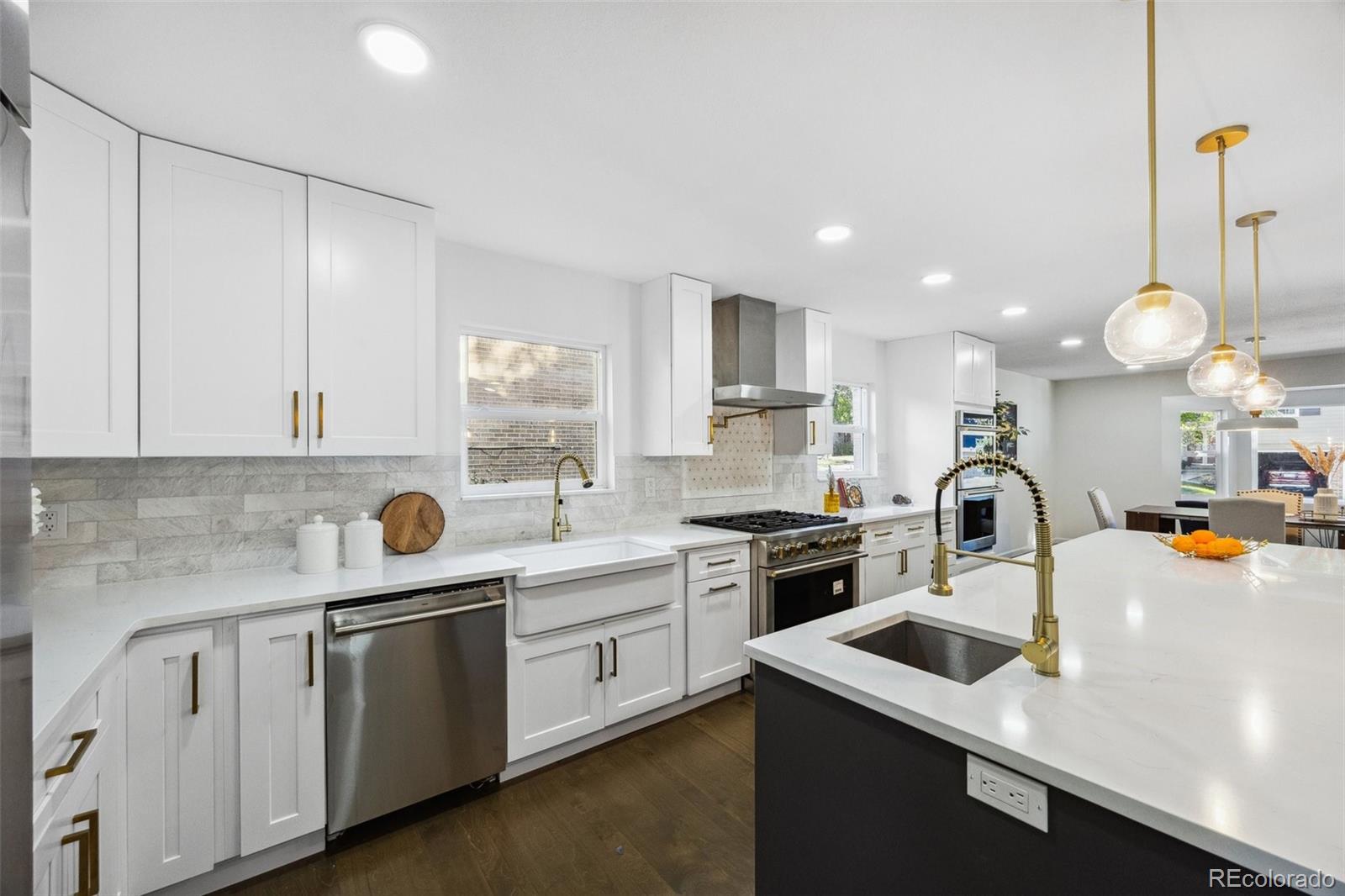 7165 Oneida Circle, Centennial, CO 80112, 5 Bedrooms Bedrooms, ,4 BathroomsBathrooms,Residential,For Sale,Oneida,REC4518918