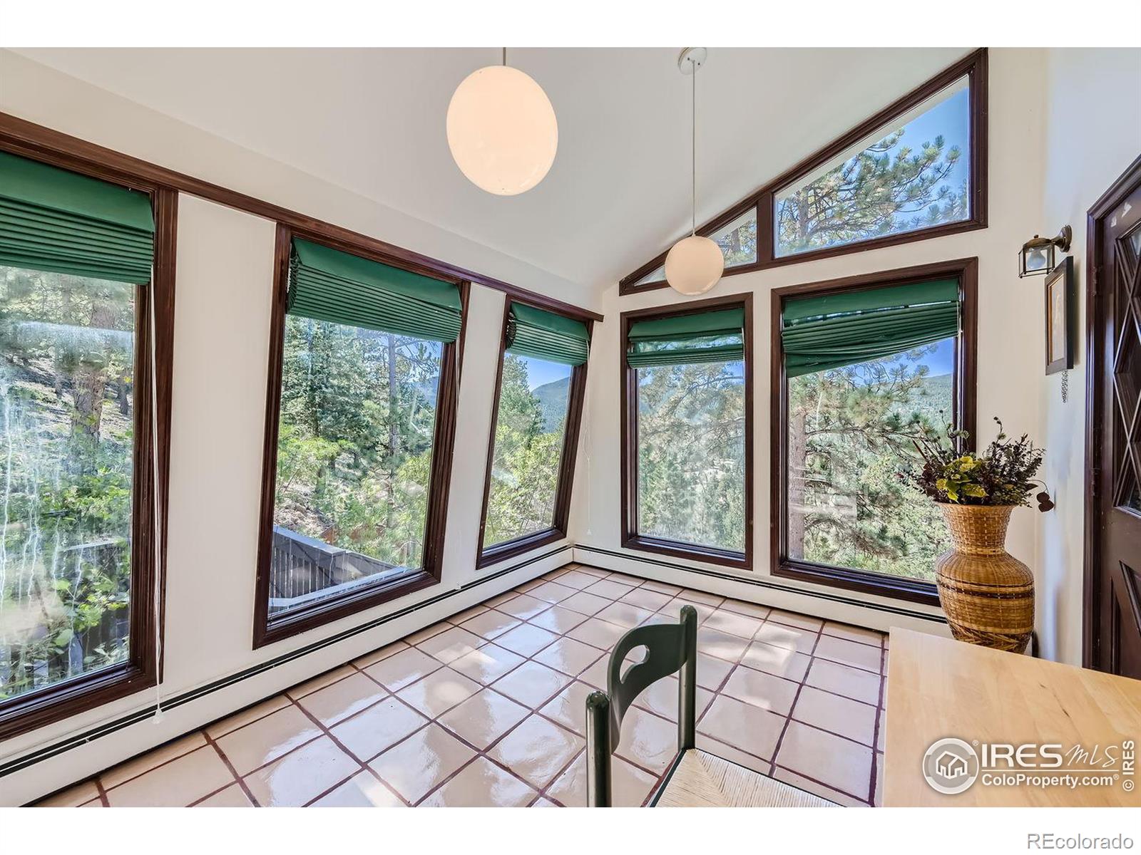 30452 Hollings Way, Golden, CO 80403, 3 Bedrooms Bedrooms, ,4 BathroomsBathrooms,Residential,For Sale,Hollings,RECIR1019037