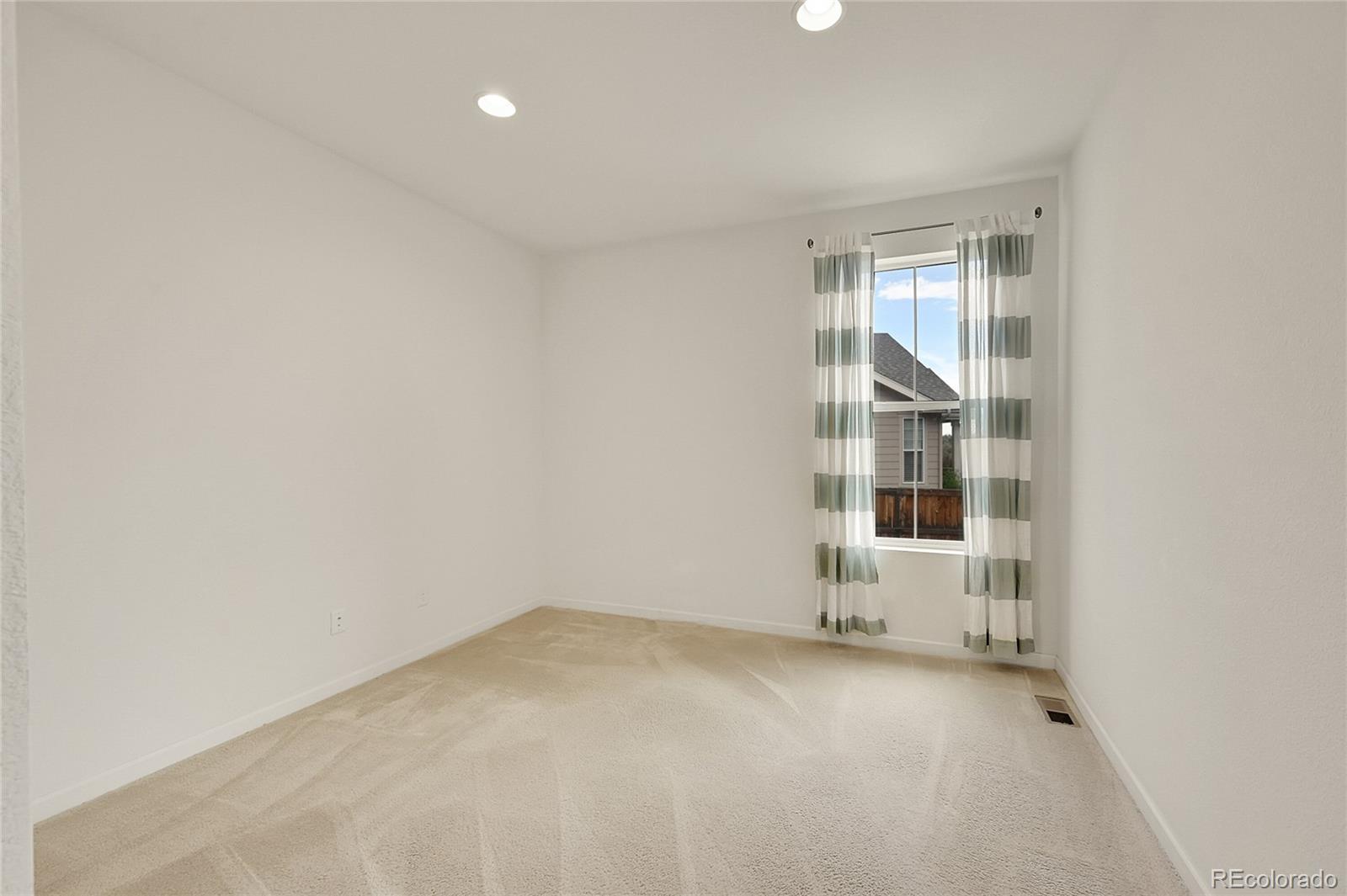 2402 156th Place, Thornton, CO 80602, 3 Bedrooms Bedrooms, ,2 BathroomsBathrooms,Residential,For Sale,156th,REC3293132