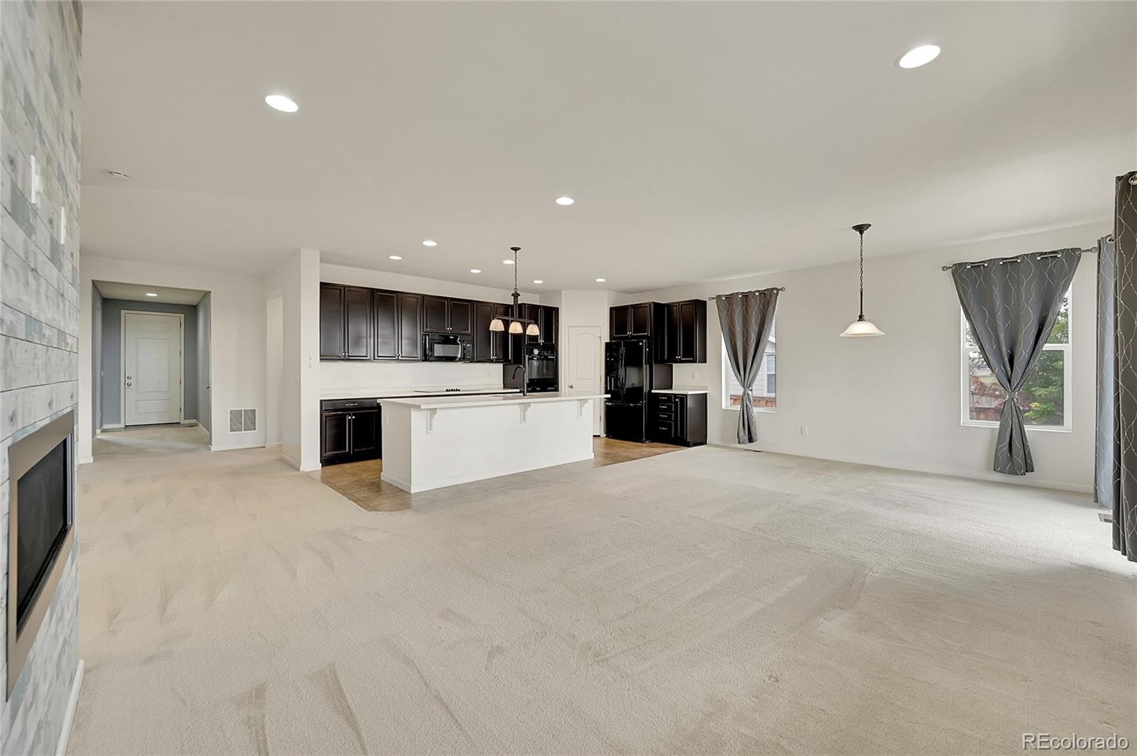 2402 156th Place, Thornton, CO 80602, 3 Bedrooms Bedrooms, ,2 BathroomsBathrooms,Residential,For Sale,156th,REC3293132