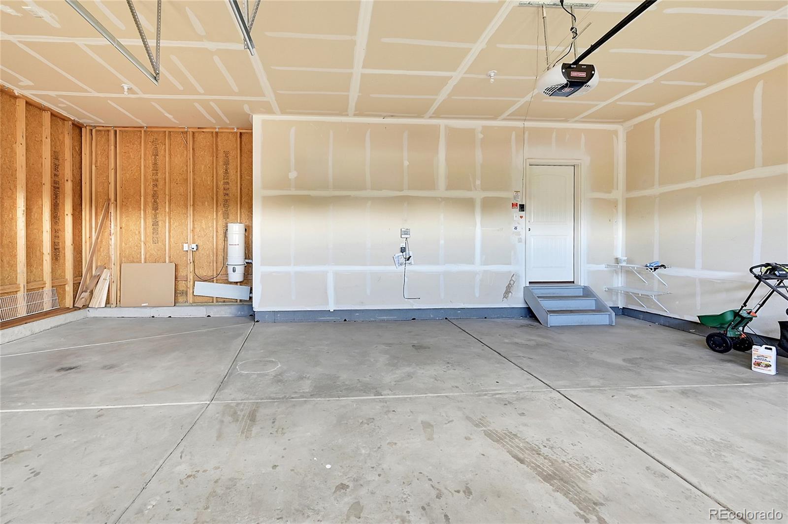 2402 156th Place, Thornton, CO 80602, 3 Bedrooms Bedrooms, ,2 BathroomsBathrooms,Residential,For Sale,156th,REC3293132