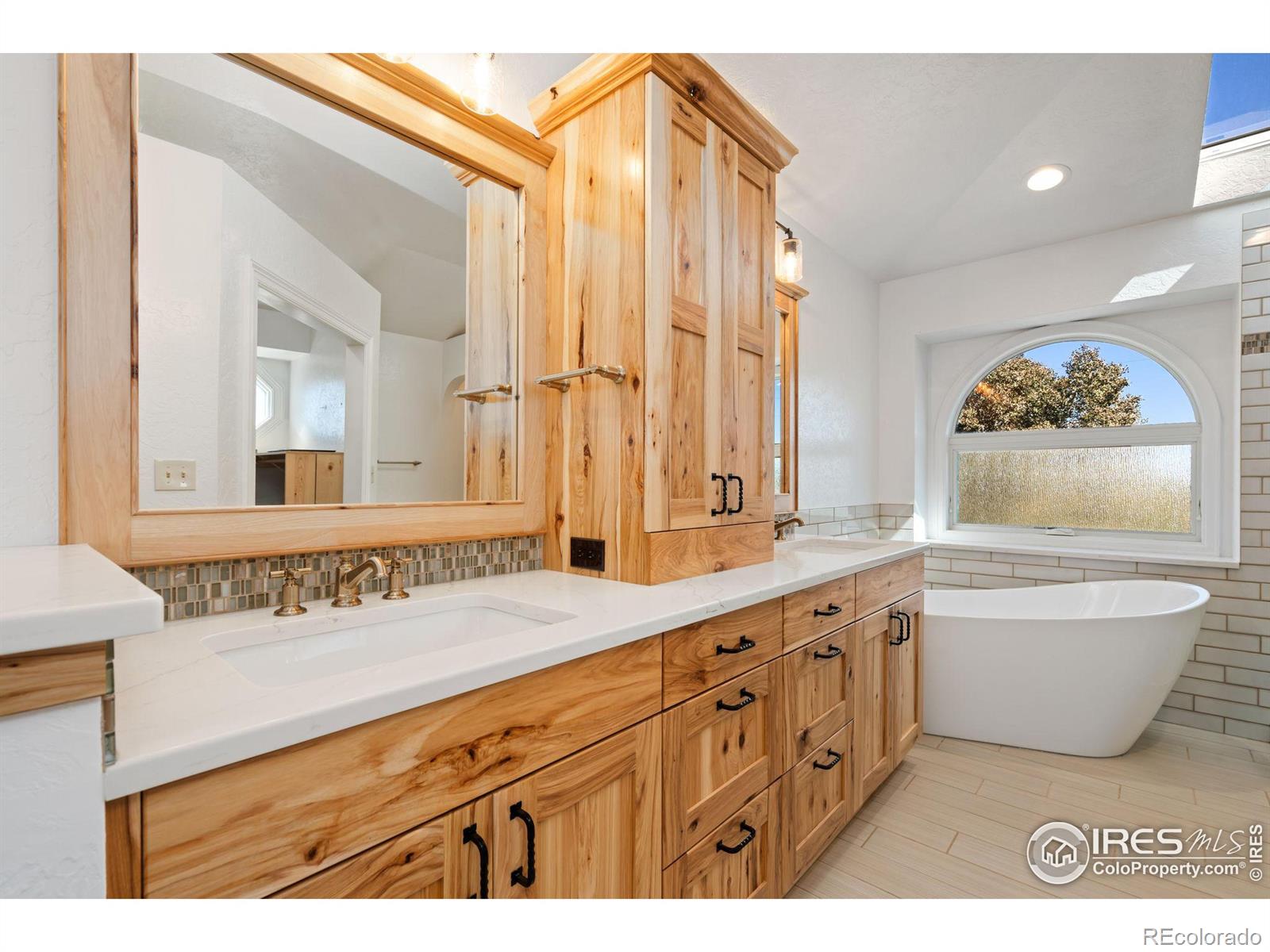 21977 County Road 78, Eaton, CO 80615, 3 Bedrooms Bedrooms, ,3 BathroomsBathrooms,Residential,For Sale,County Road 78,RECIR1019016