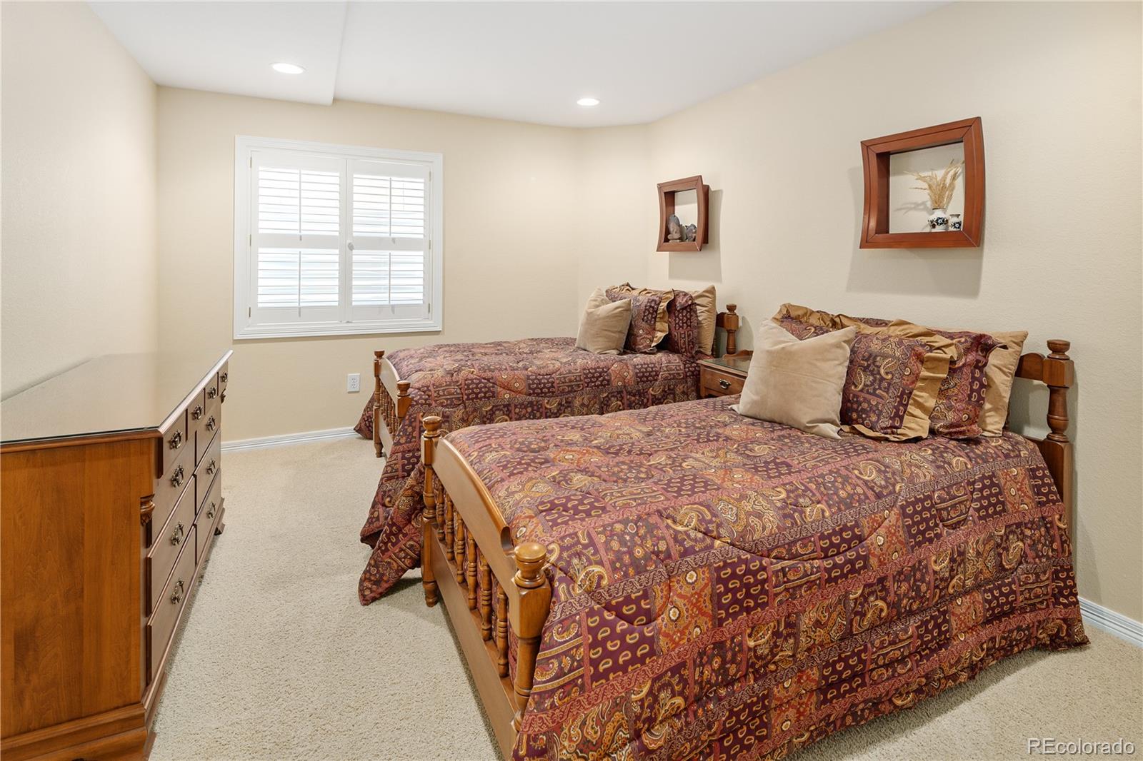 9540 Field Way, Littleton, CO 80127, 5 Bedrooms Bedrooms, ,5 BathroomsBathrooms,Residential,For Sale,Field,REC8647587