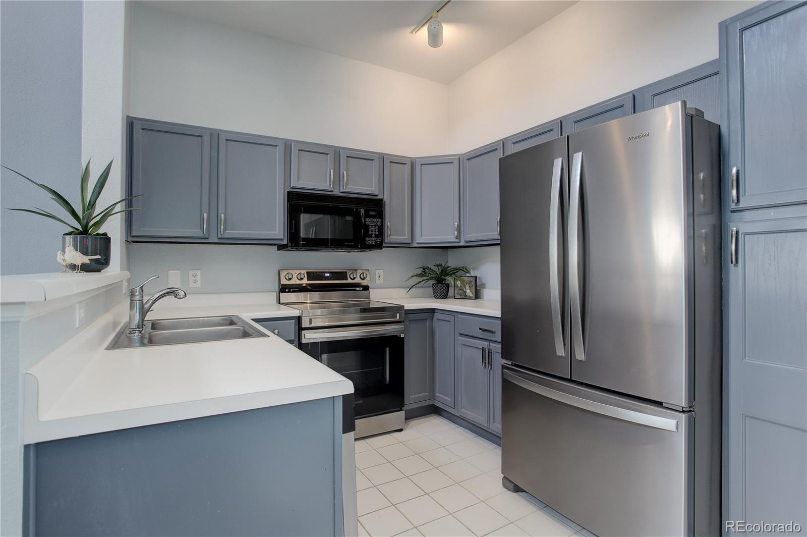 8707 Florida Avenue #806, Denver, CO 80247, 2 Bedrooms Bedrooms, ,2 BathroomsBathrooms,Residential,For Sale,Florida,REC4150056