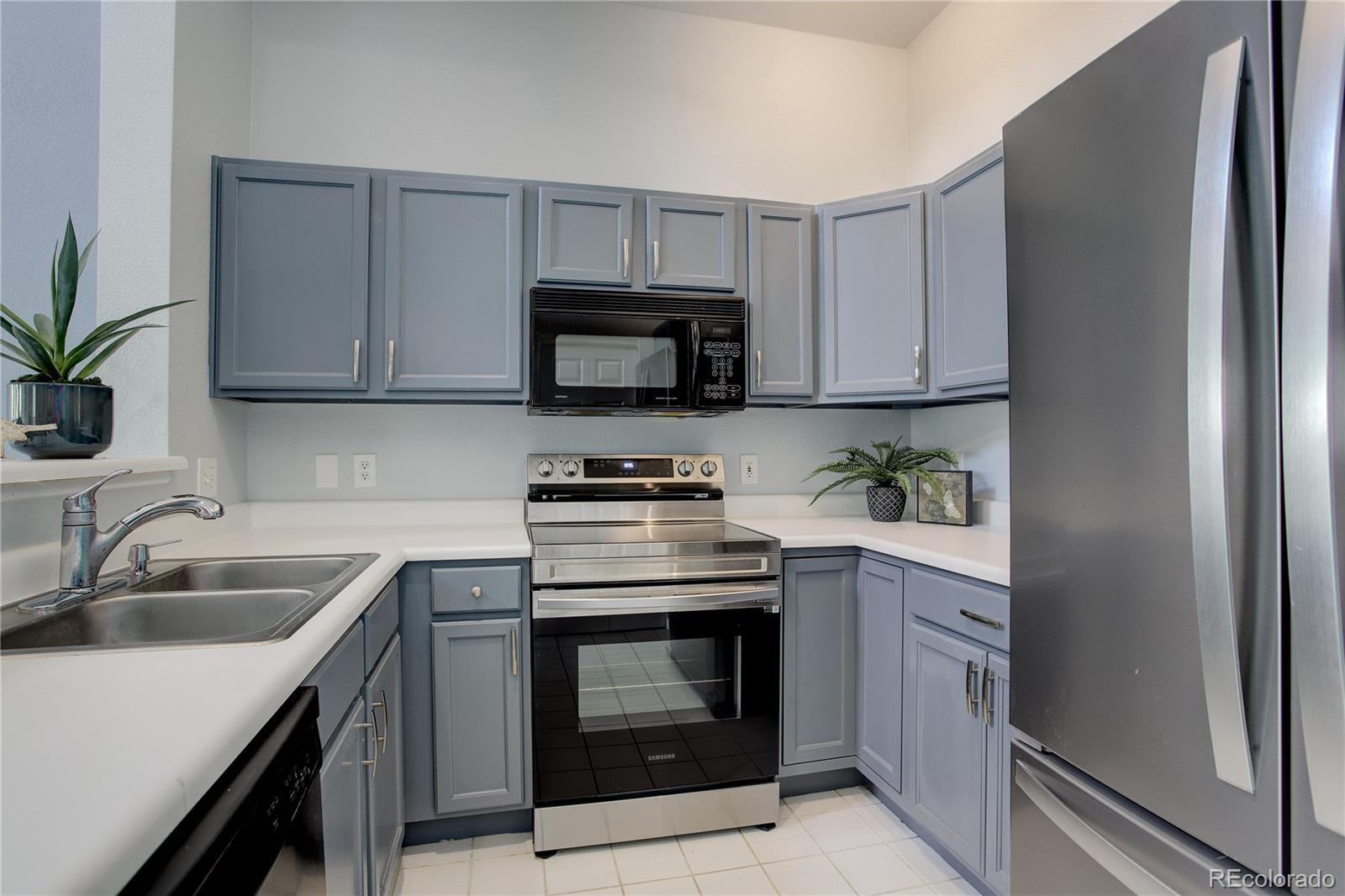 8707 Florida Avenue #806, Denver, CO 80247, 2 Bedrooms Bedrooms, ,2 BathroomsBathrooms,Residential,For Sale,Florida,REC4150056
