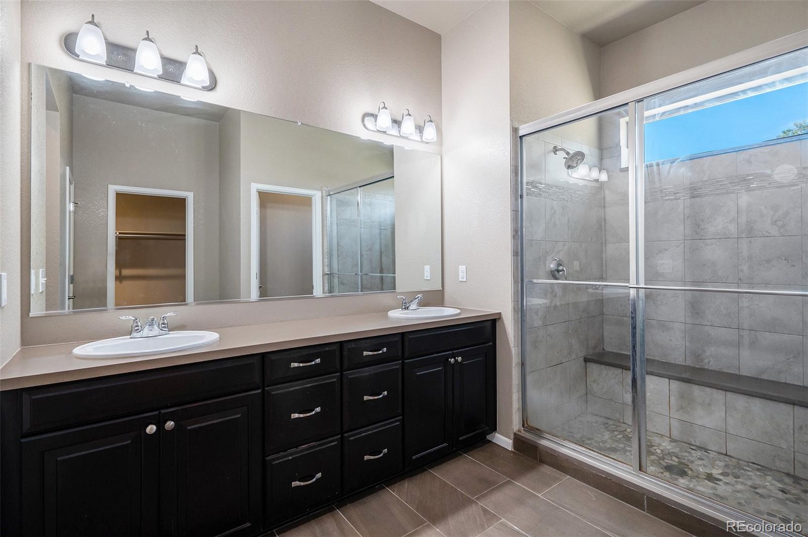 6561 Queensburg Court, Aurora, CO 80016, 3 Bedrooms Bedrooms, ,3 BathroomsBathrooms,Residential,For Sale,Queensburg,REC6118044