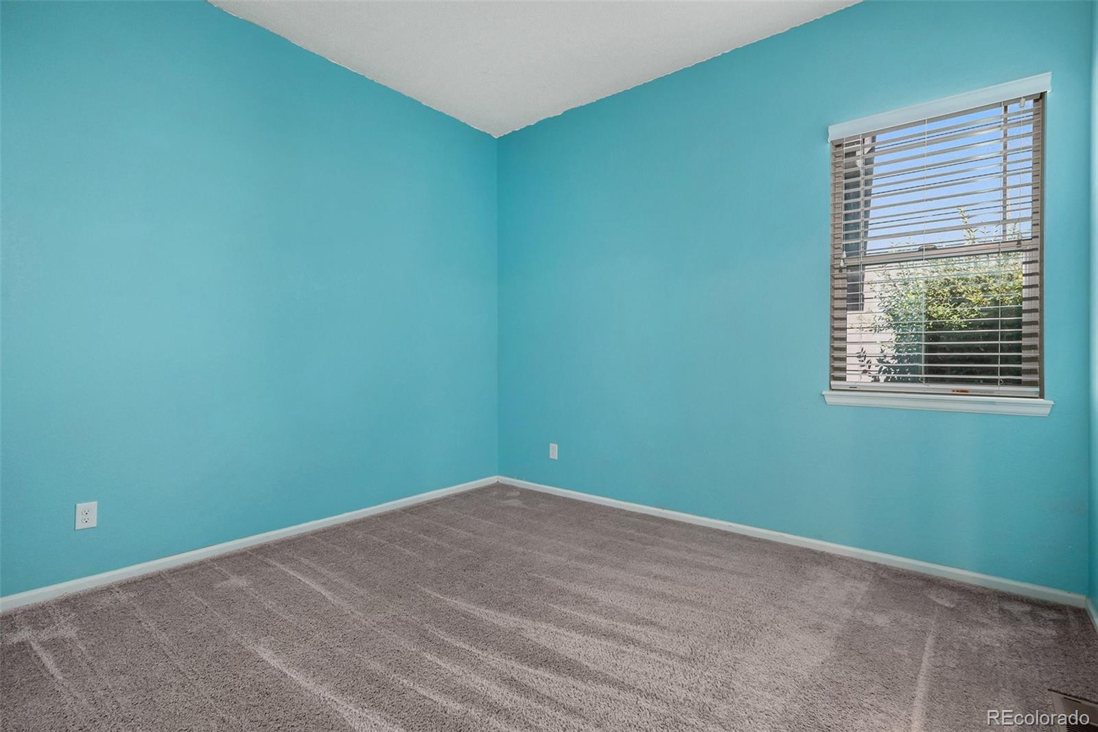 6561 Queensburg Court, Aurora, CO 80016, 3 Bedrooms Bedrooms, ,3 BathroomsBathrooms,Residential,For Sale,Queensburg,REC6118044