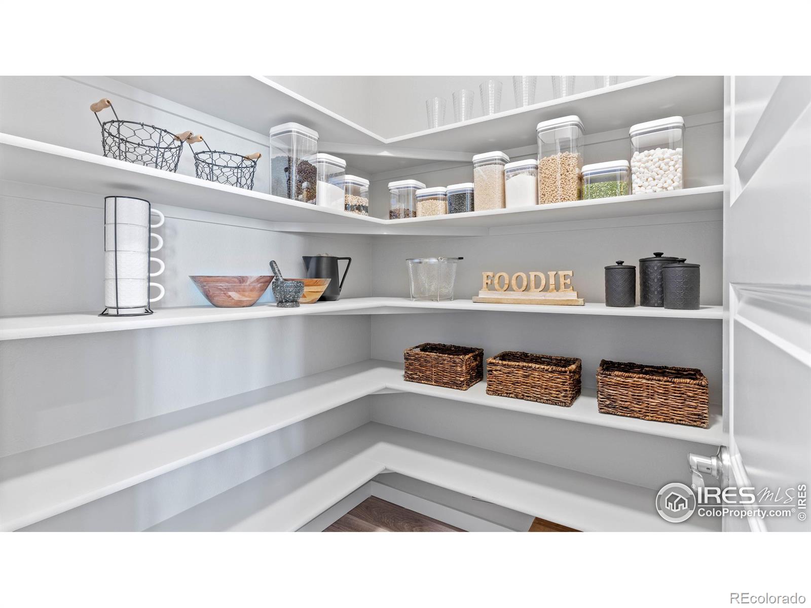 2587 Doe Ridge Way, Johnstown, CO 80534, 4 Bedrooms Bedrooms, ,4 BathroomsBathrooms,Residential,For Sale,Doe Ridge,RECIR1019408