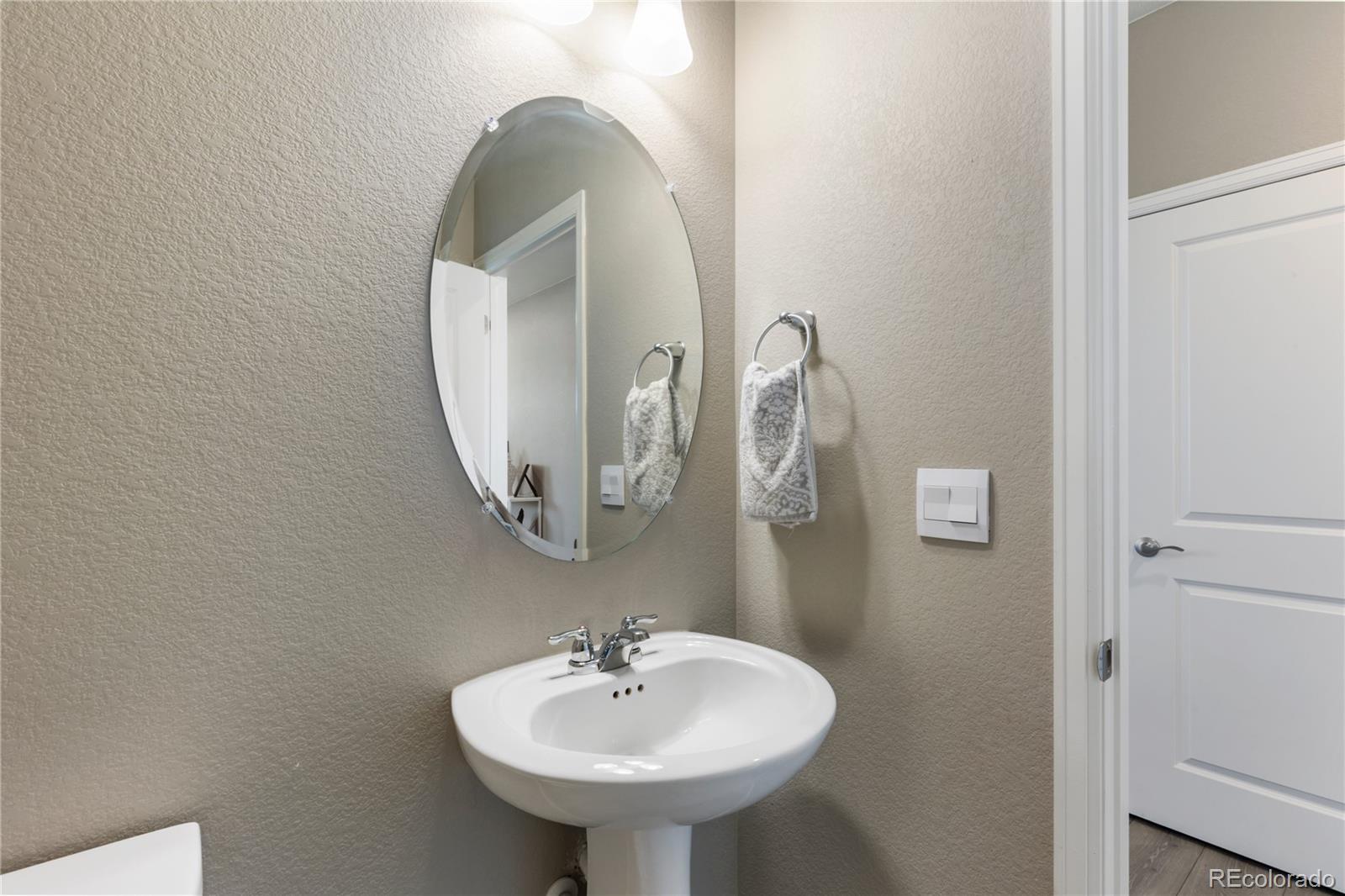 6401 B Street Road, Greeley, CO 80634, 4 Bedrooms Bedrooms, ,3 BathroomsBathrooms,Residential,For Sale,B Street,REC6946088