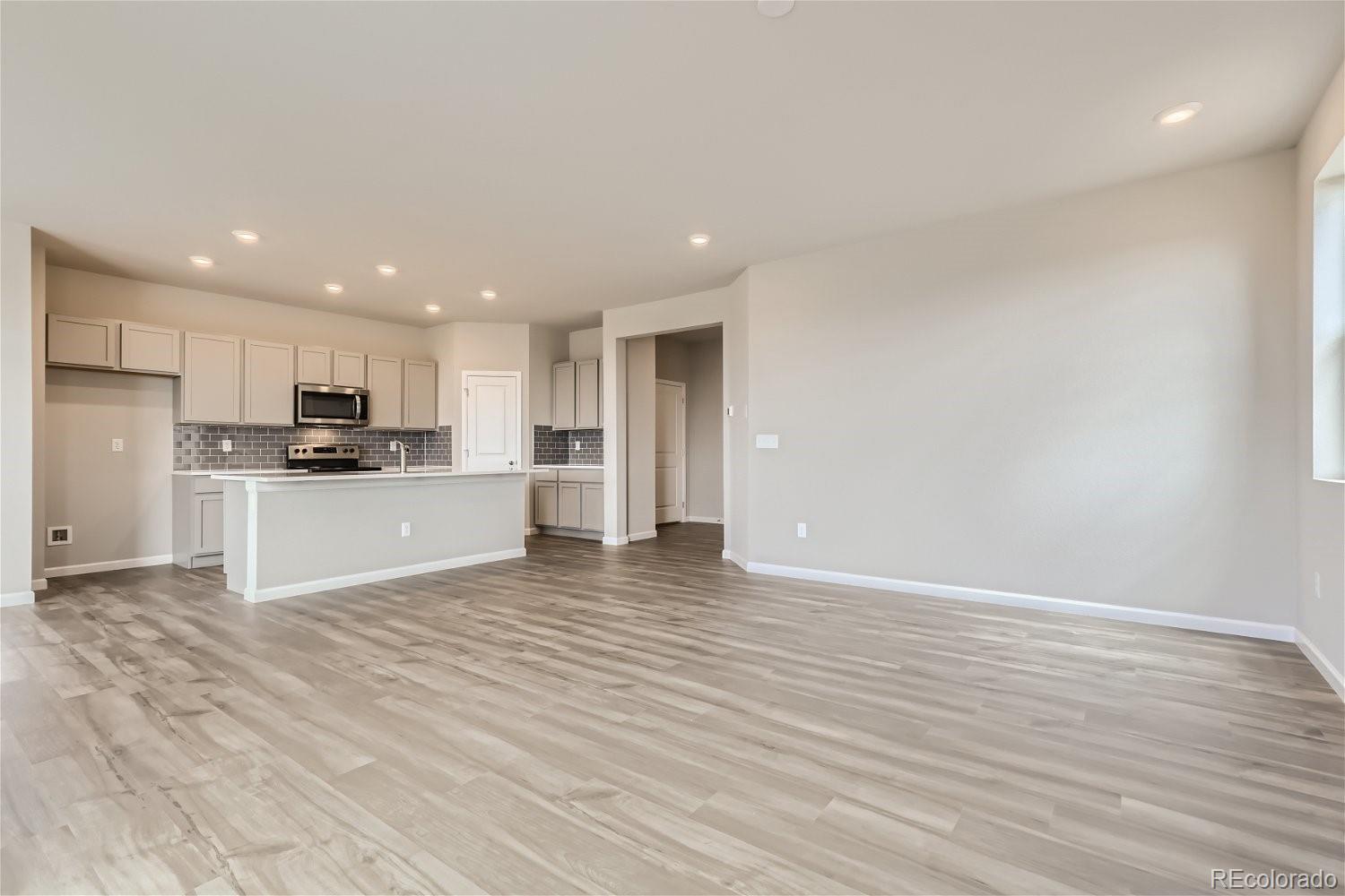 10161 Quentin Court, Commerce City, CO 80022, 3 Bedrooms Bedrooms, ,2 BathroomsBathrooms,Residential,For Sale,Quentin,REC2390953