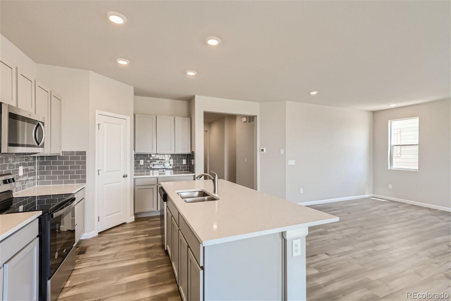 10161 Quentin Court, Commerce City, CO 80022, 3 Bedrooms Bedrooms, ,2 BathroomsBathrooms,Residential,For Sale,Quentin,REC2390953