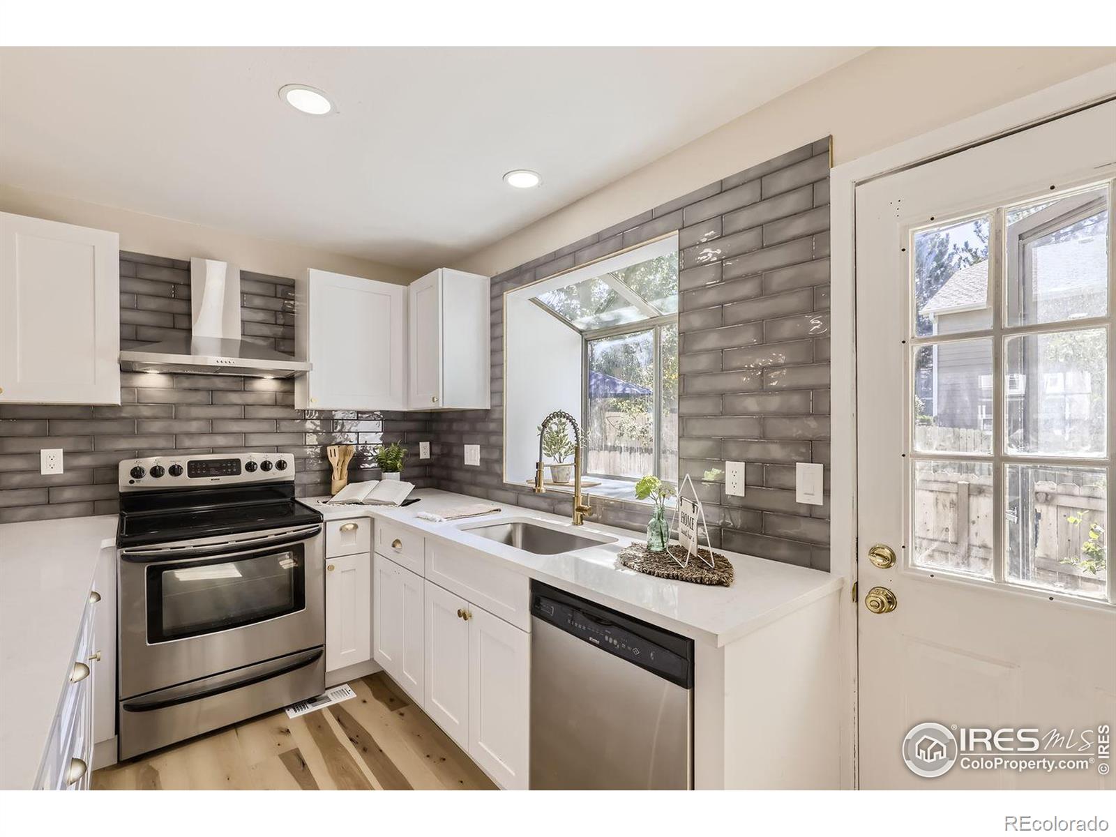 18234 Arizona Avenue #D, Aurora, CO 80017, 2 Bedrooms Bedrooms, ,2 BathroomsBathrooms,Residential,For Sale,Arizona,RECIR1019577