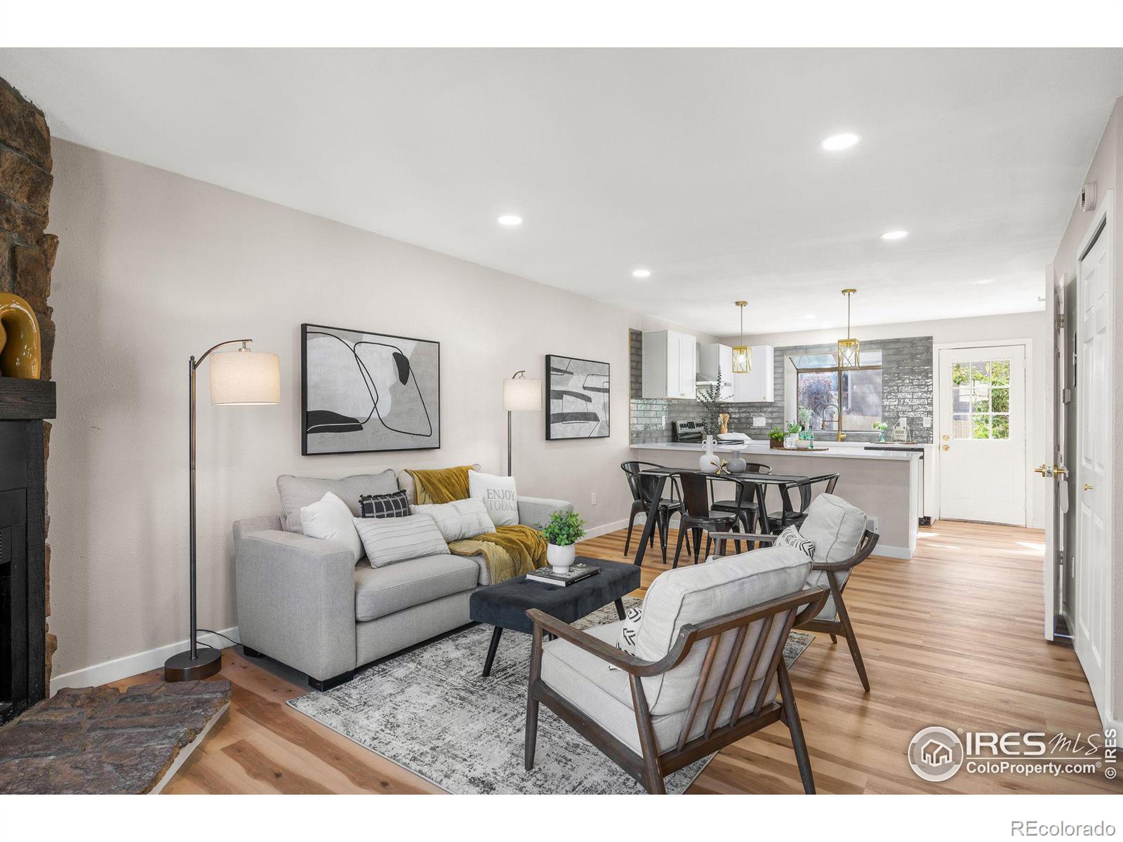 18234 Arizona Avenue #D, Aurora, CO 80017, 2 Bedrooms Bedrooms, ,2 BathroomsBathrooms,Residential,For Sale,Arizona,RECIR1019577