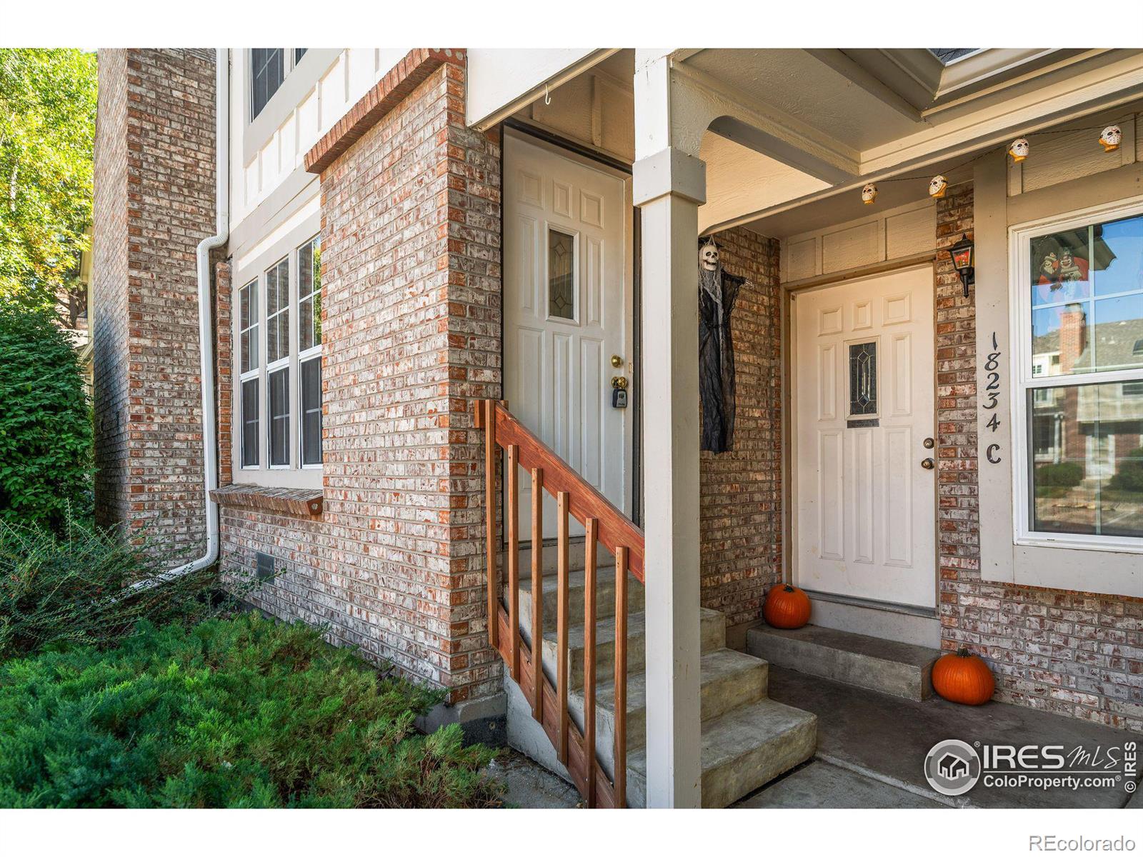 18234 Arizona Avenue #D, Aurora, CO 80017, 2 Bedrooms Bedrooms, ,2 BathroomsBathrooms,Residential,For Sale,Arizona,RECIR1019577