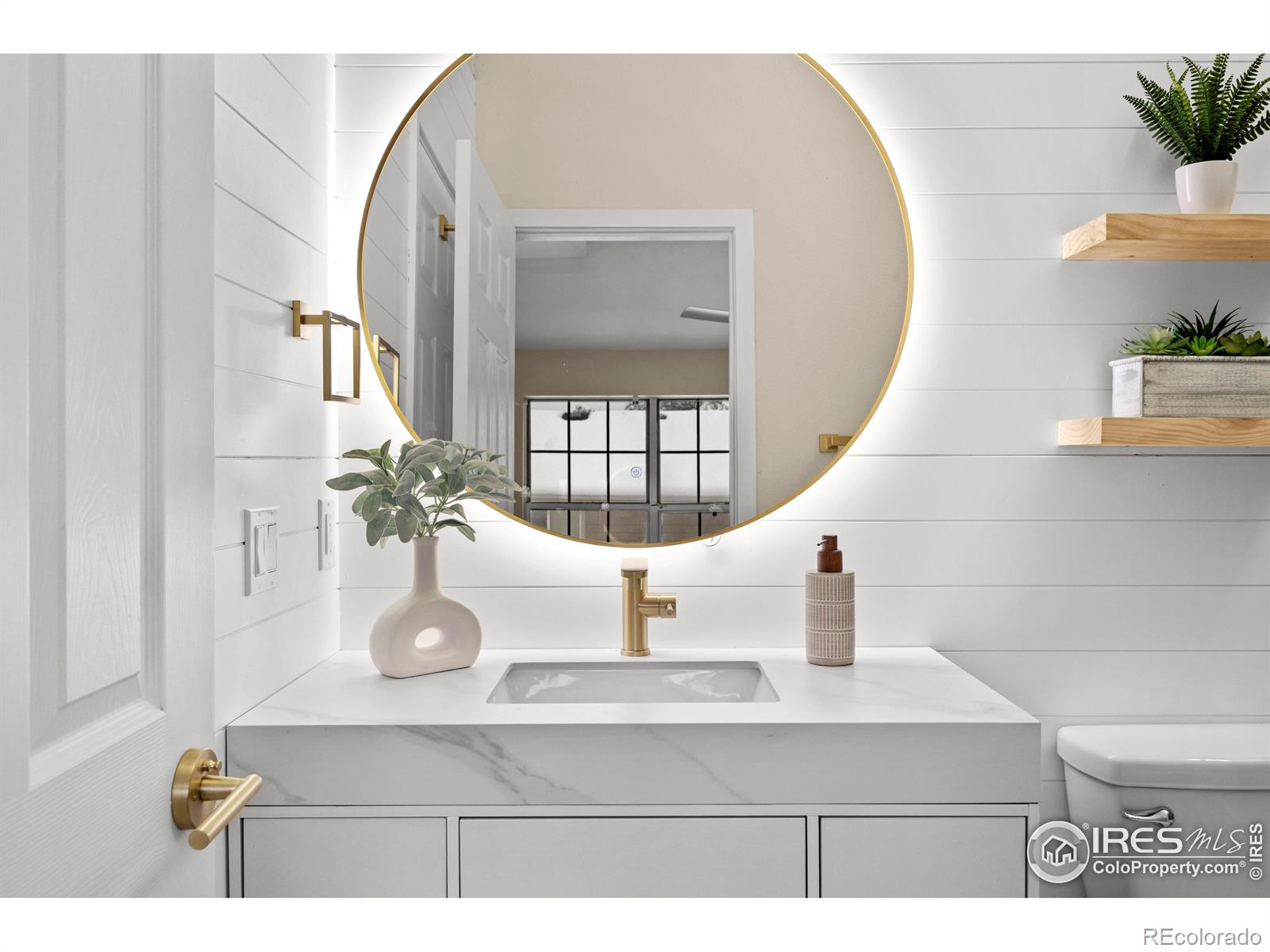 18234 Arizona Avenue #D, Aurora, CO 80017, 2 Bedrooms Bedrooms, ,2 BathroomsBathrooms,Residential,For Sale,Arizona,RECIR1019577