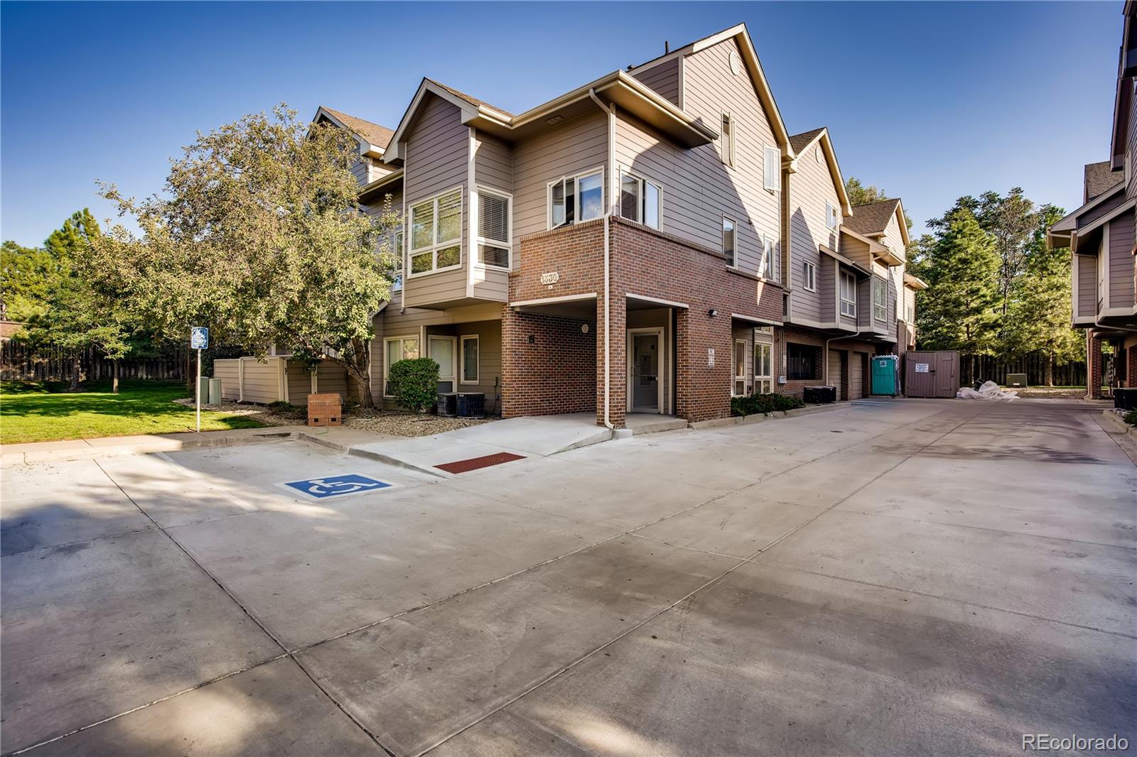 1330 Monaco Parkway #2, Denver, CO 80224, 2 Bedrooms Bedrooms, ,3 BathroomsBathrooms,Residential,For Sale,Ashley Court,Monaco,REC9210429