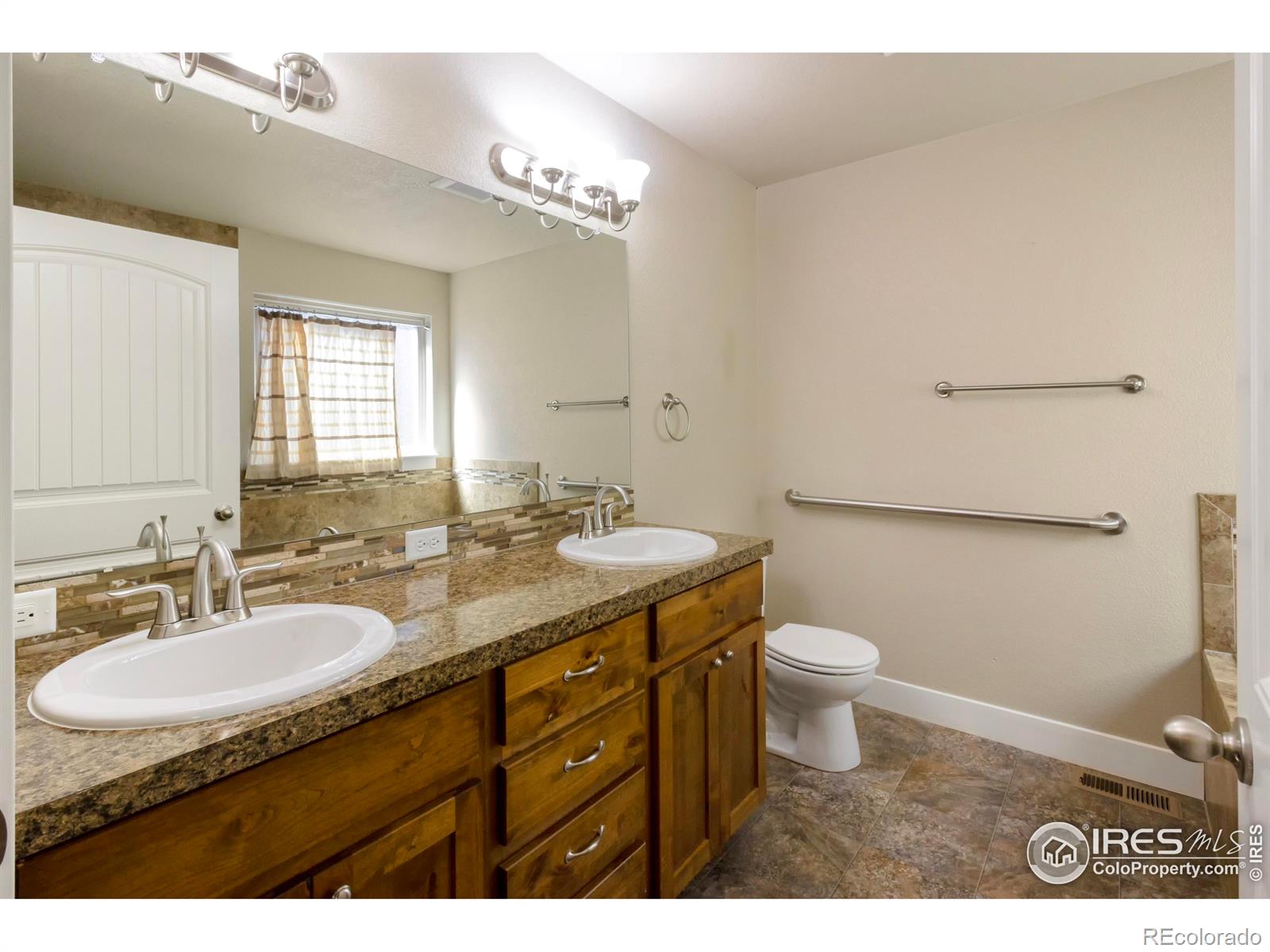 6544 18th Street, Greeley, CO 80634, 3 Bedrooms Bedrooms, ,2 BathroomsBathrooms,Residential,For Sale,18th,RECIR1019605