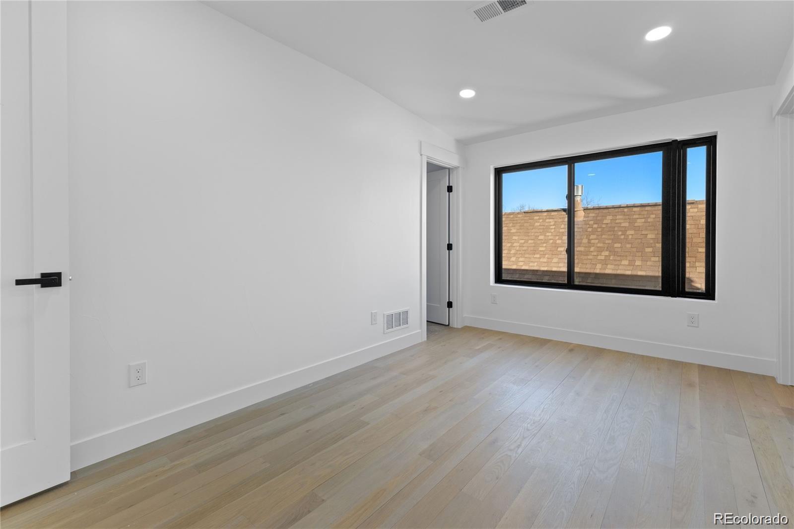 5049 W 32nd Avenue, Denver, CO 80212, 5 Bedrooms Bedrooms, ,5 BathroomsBathrooms,Residential,For Sale,32nd,REC4081655