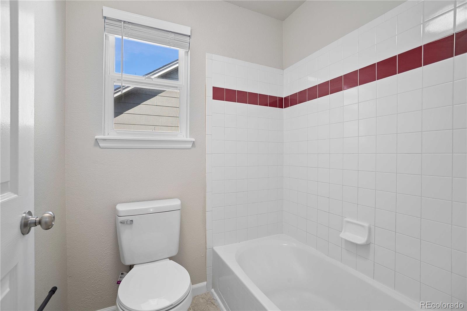 5483 Versailles Street, Aurora, CO 80015, 4 Bedrooms Bedrooms, ,3 BathroomsBathrooms,Residential,For Sale,Versailles,REC7876119