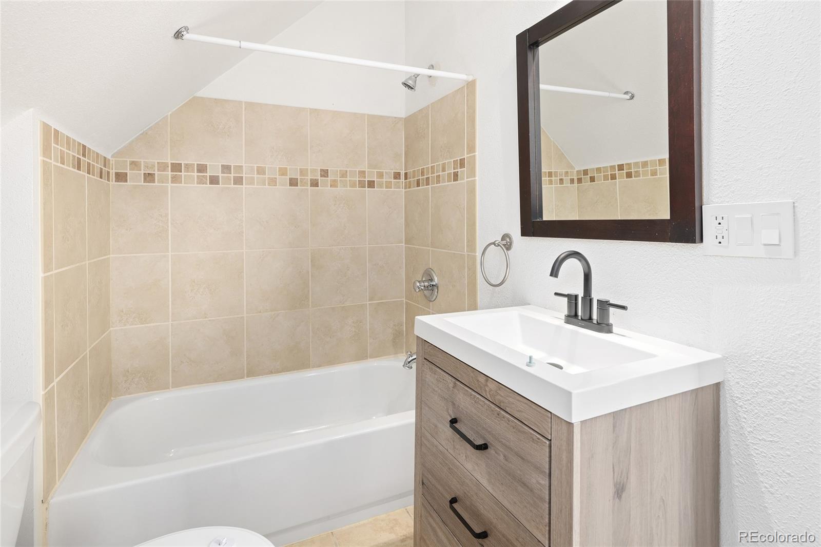 1473 Yates Street, Denver, CO 80204, 3 Bedrooms Bedrooms, ,3 BathroomsBathrooms,Residential,For Sale,Yates,REC4404075