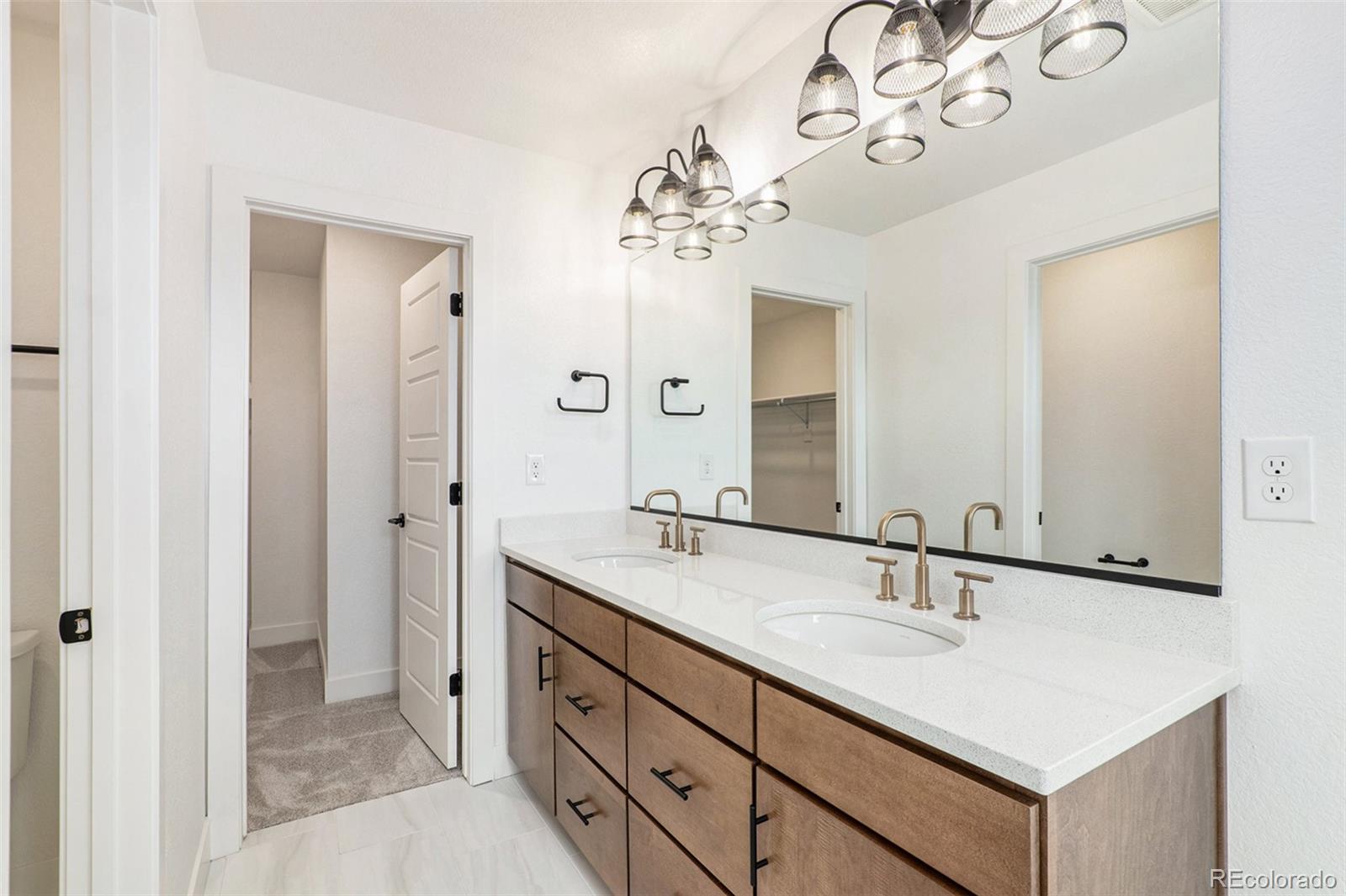 2044 Holly Street #5, Denver, CO 80222, 2 Bedrooms Bedrooms, ,4 BathroomsBathrooms,Residential,For Sale,Holly,REC6502915