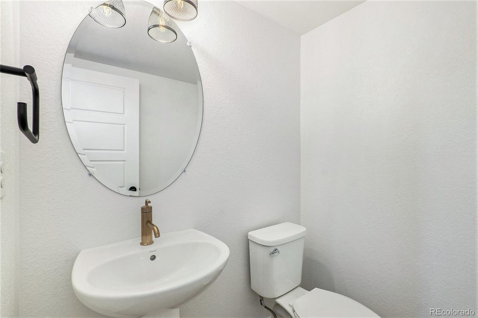 2044 Holly Street #5, Denver, CO 80222, 2 Bedrooms Bedrooms, ,4 BathroomsBathrooms,Residential,For Sale,Holly,REC6502915