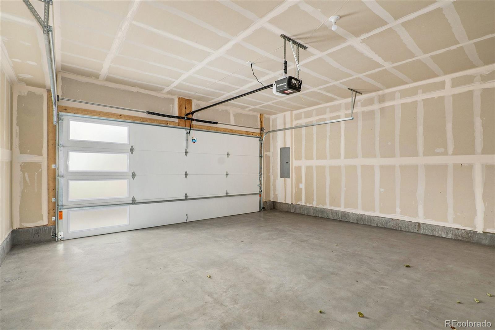 2044 Holly Street #5, Denver, CO 80222, 2 Bedrooms Bedrooms, ,4 BathroomsBathrooms,Residential,For Sale,Holly,REC6502915