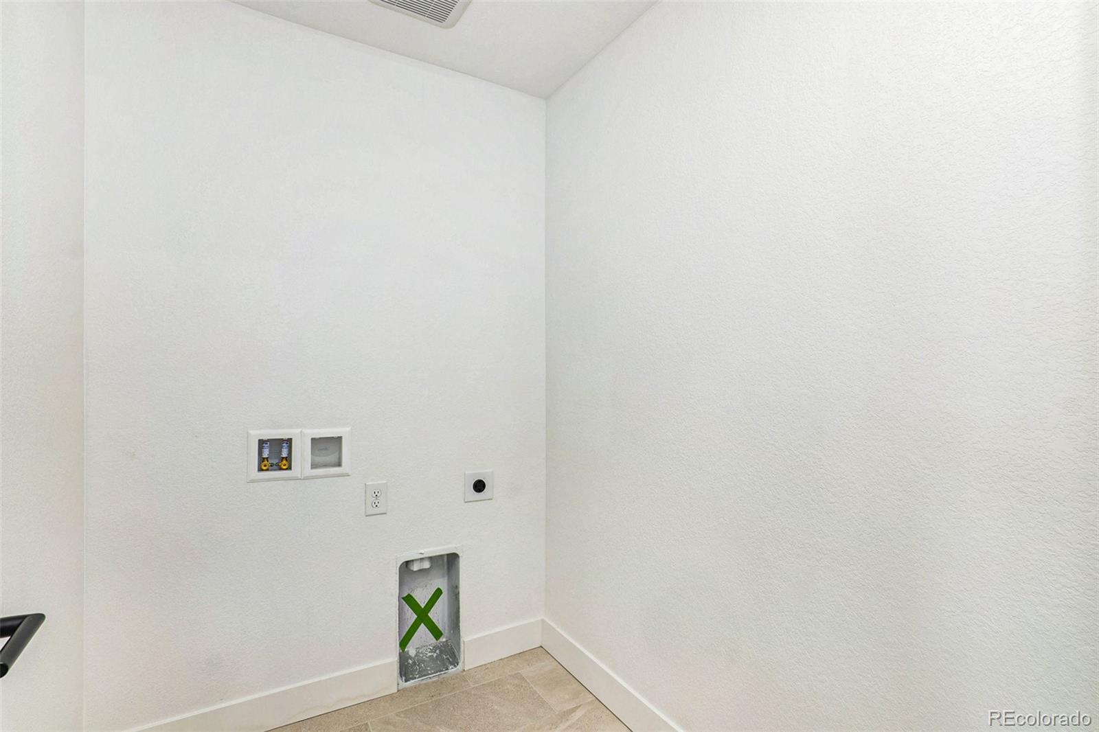 2044 Holly Street #5, Denver, CO 80222, 2 Bedrooms Bedrooms, ,4 BathroomsBathrooms,Residential,For Sale,Holly,REC6502915