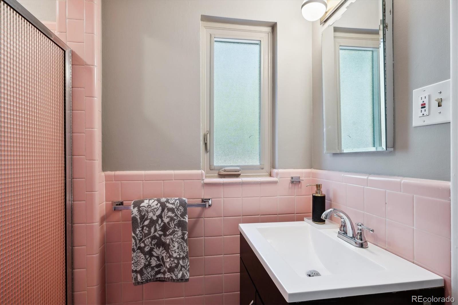 4025 Montview Boulevard, Denver, CO 80207, 3 Bedrooms Bedrooms, ,3 BathroomsBathrooms,Residential,For Sale,Montview,REC5773157