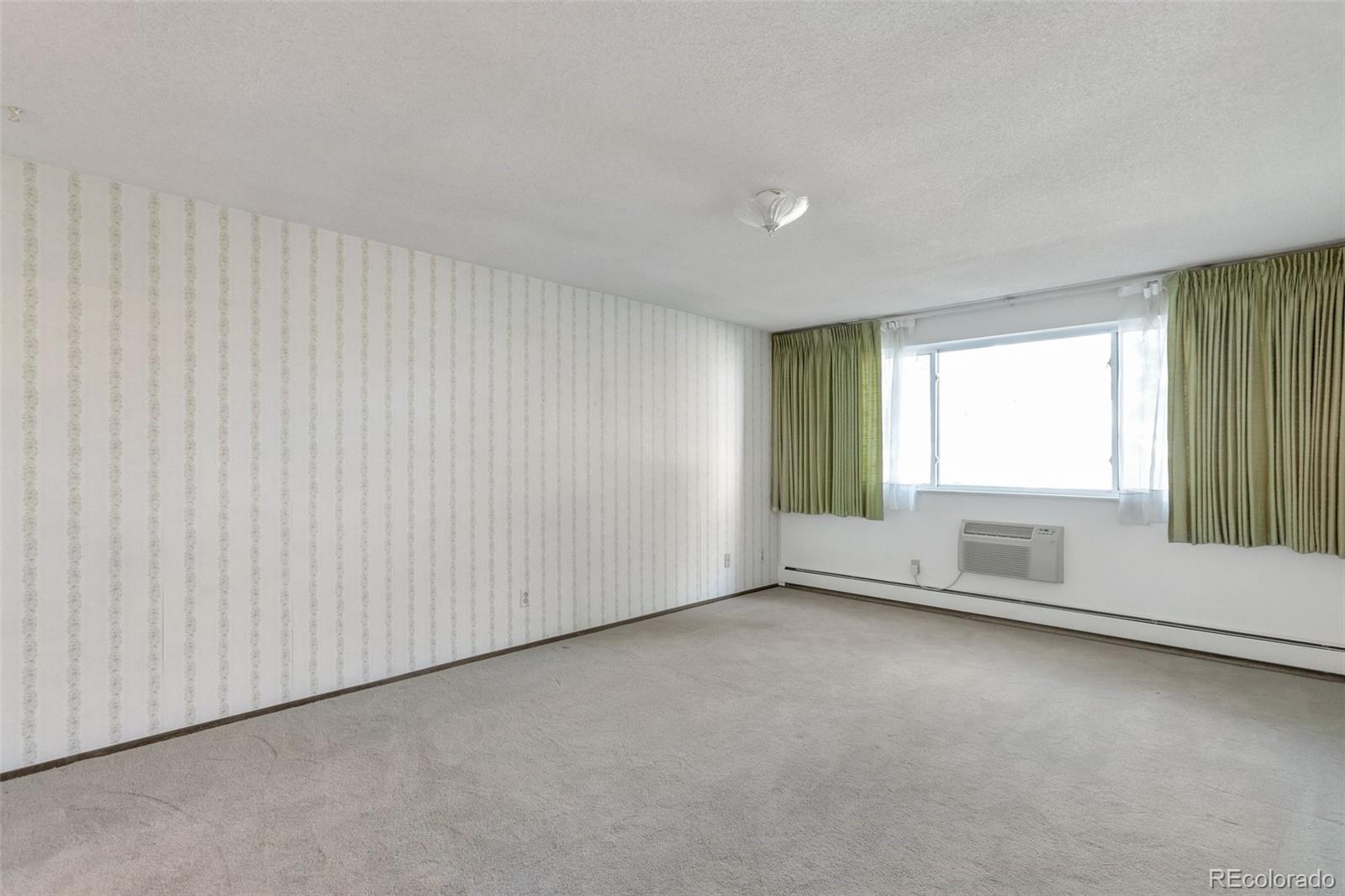 9315 Center Avenue #4B, Denver, CO 80247, 2 Bedrooms Bedrooms, ,2 BathroomsBathrooms,Rental,For Rent,Windsor Garadens,Center,REC2115616
