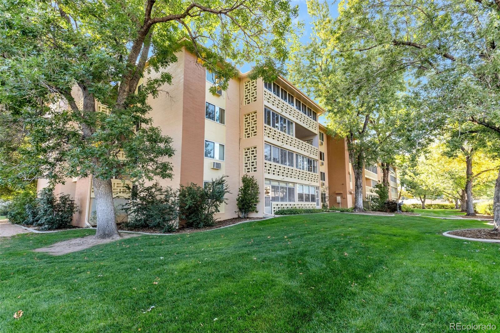 9315 Center Avenue #4B, Denver, CO 80247, 2 Bedrooms Bedrooms, ,2 BathroomsBathrooms,Rental,For Rent,Windsor Garadens,Center,REC2115616