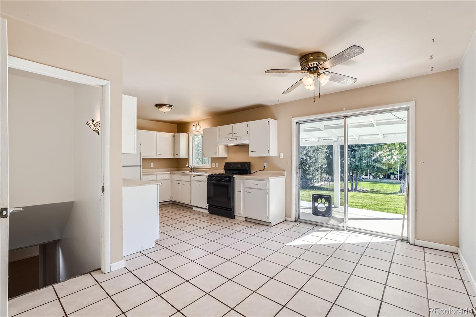 752 Union Boulevard, Lakewood, CO 80228, 5 Bedrooms Bedrooms, ,3 BathroomsBathrooms,Residential,For Sale,Union,REC9472595