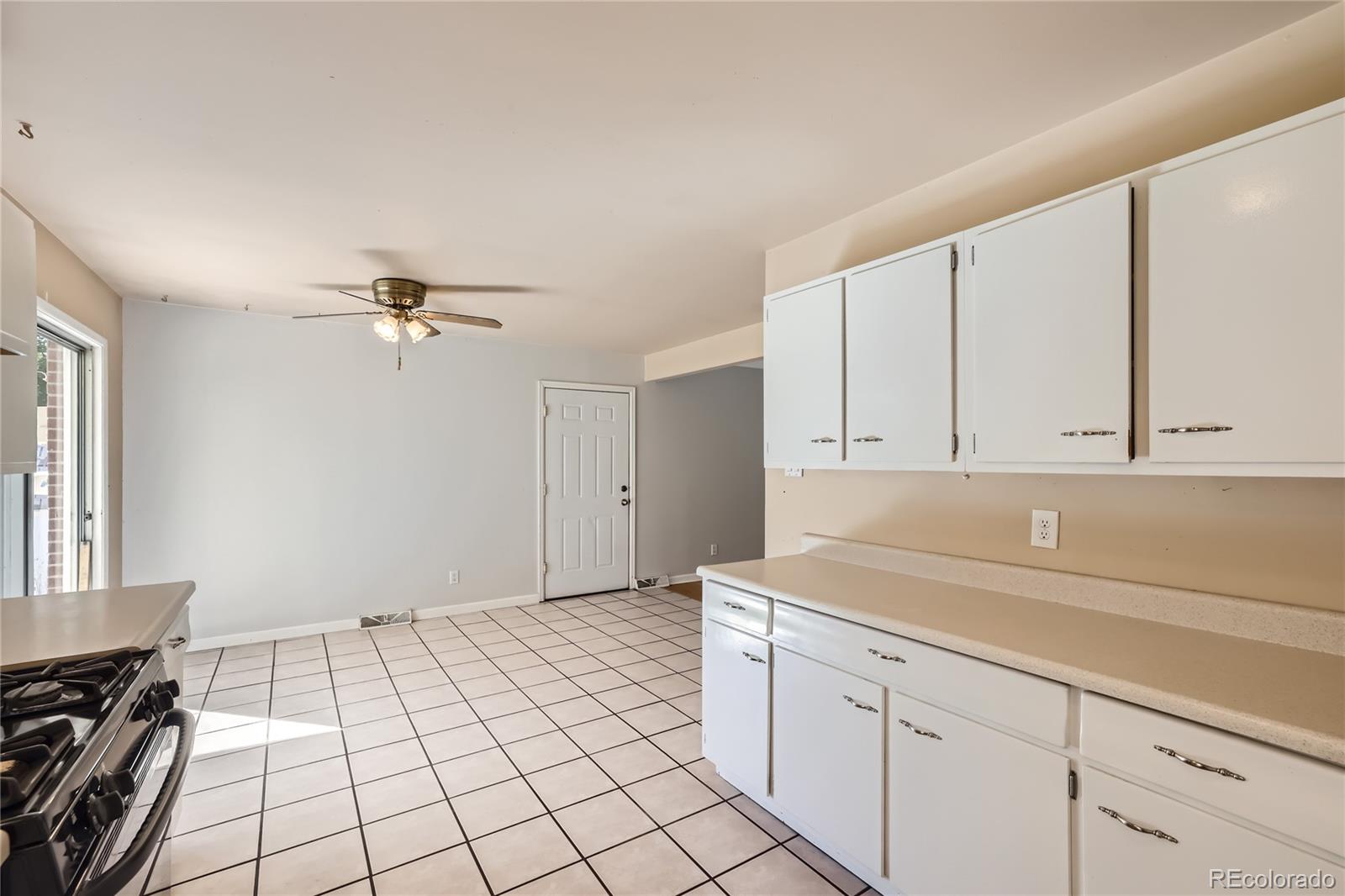 752 Union Boulevard, Lakewood, CO 80228, 5 Bedrooms Bedrooms, ,3 BathroomsBathrooms,Residential,For Sale,Union,REC9472595