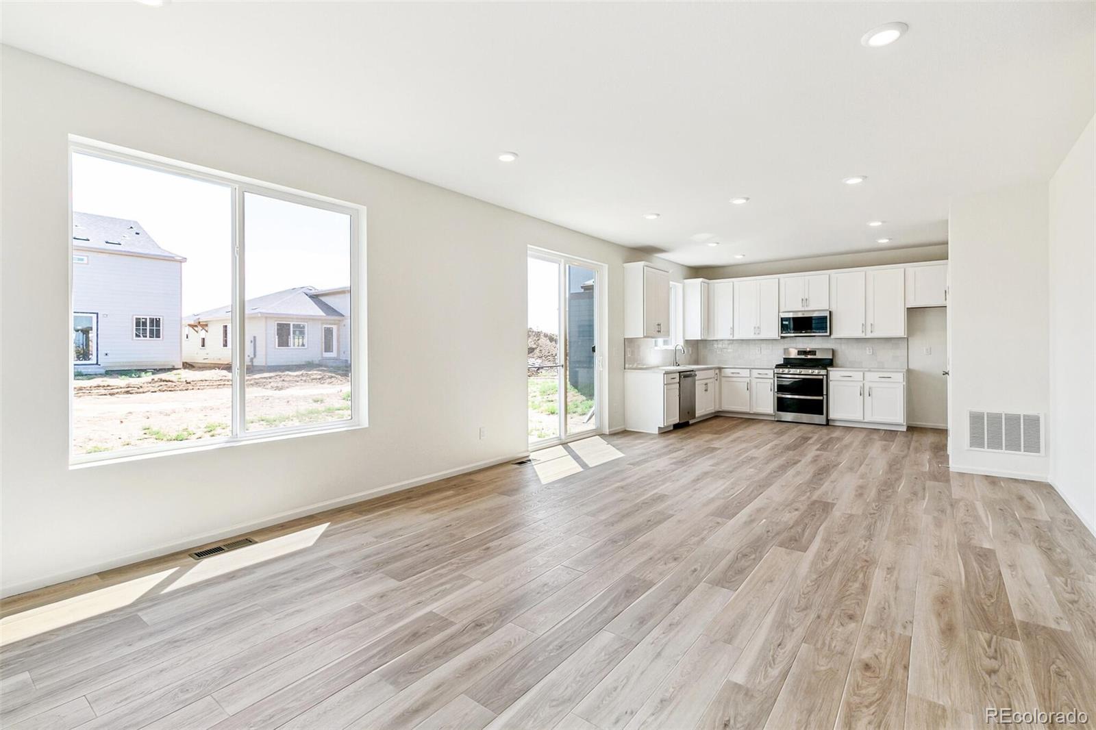 9290 Bahama Court, Commerce City, CO 80022, 3 Bedrooms Bedrooms, ,3 BathroomsBathrooms,Residential,For Sale,Bahama,REC2655270