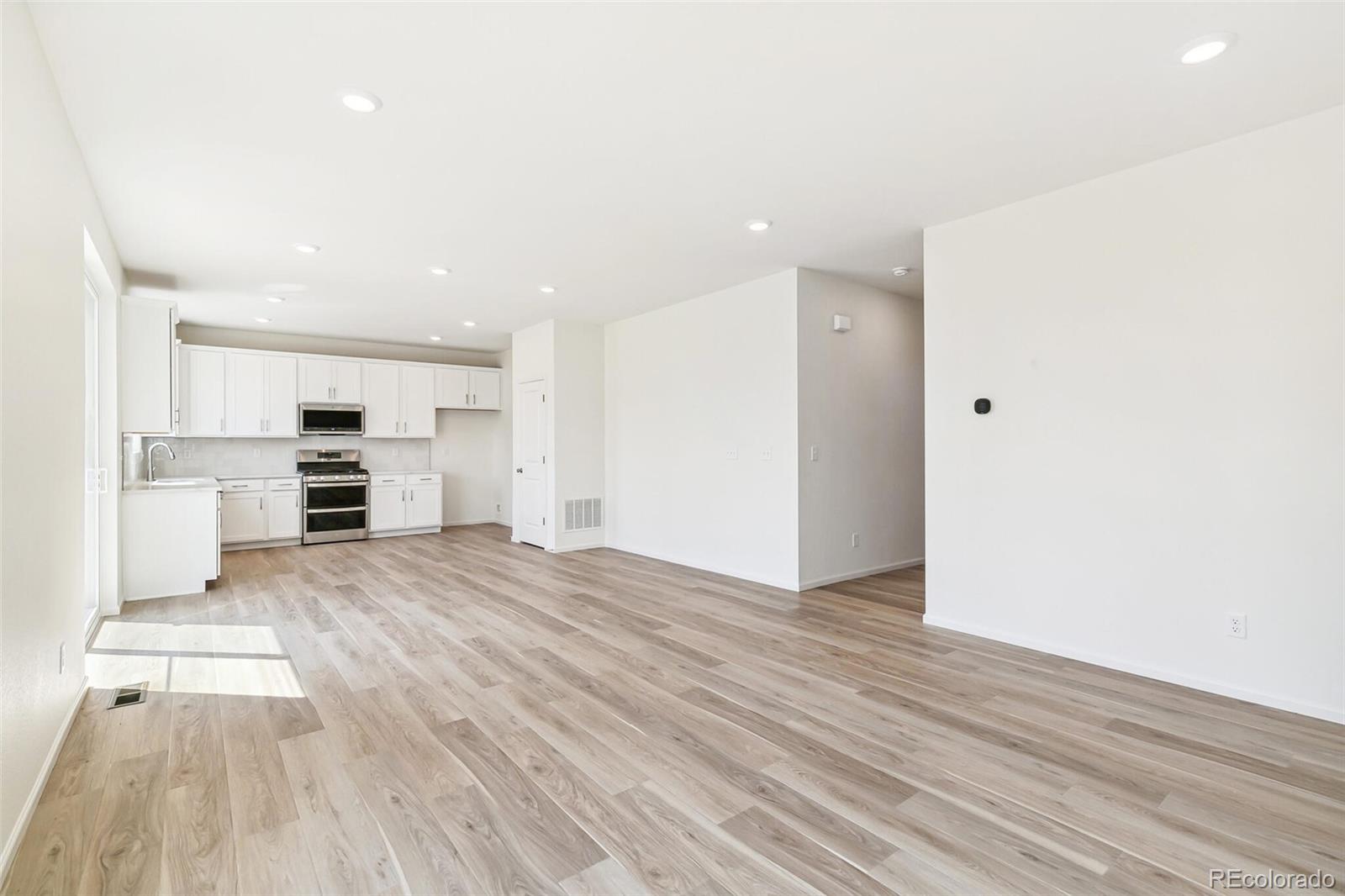 9290 Bahama Court, Commerce City, CO 80022, 3 Bedrooms Bedrooms, ,3 BathroomsBathrooms,Residential,For Sale,Bahama,REC2655270