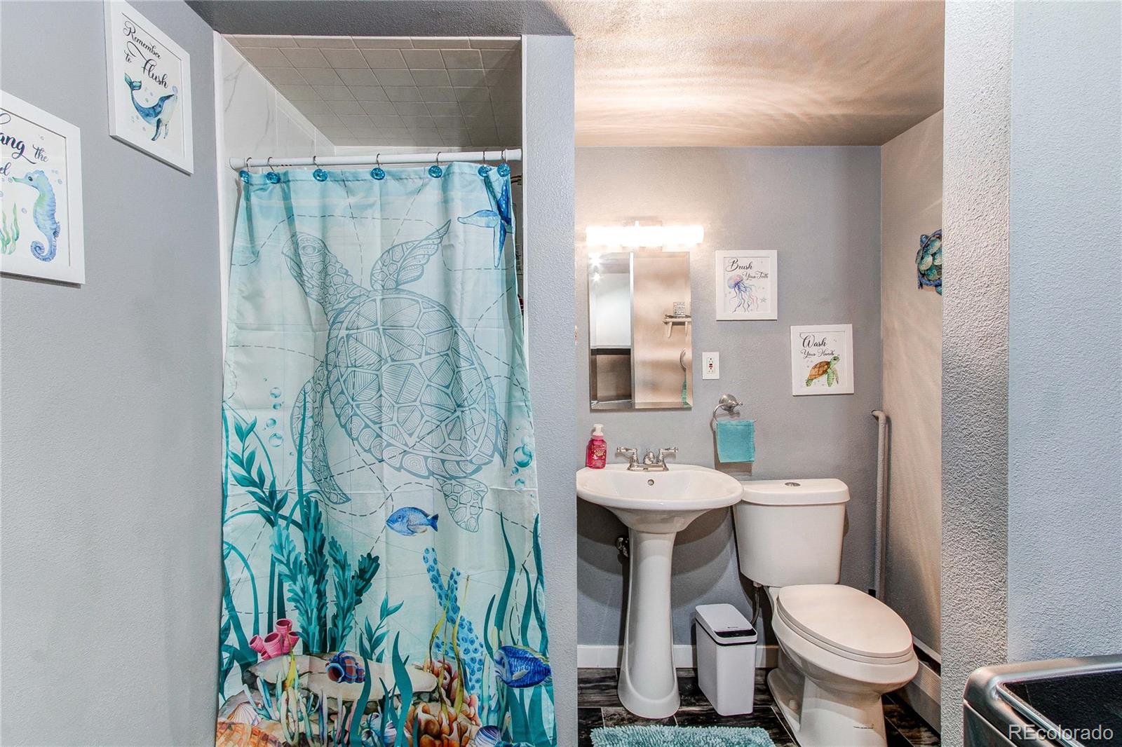 301 Scranton Street, Aurora, CO 80011, 4 Bedrooms Bedrooms, ,2 BathroomsBathrooms,Residential,For Sale,Scranton,REC7087366