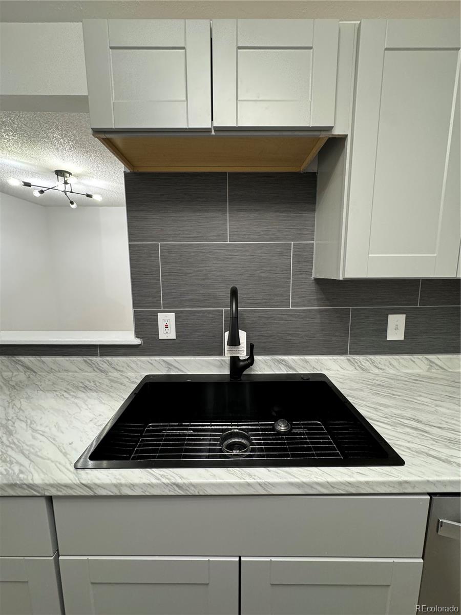 10970 Florida Avenue #203, Lakewood, CO 80232, 1 Bedroom Bedrooms, ,1 BathroomBathrooms,Residential,For Sale,Lochwood Landing,Florida,REC2826609