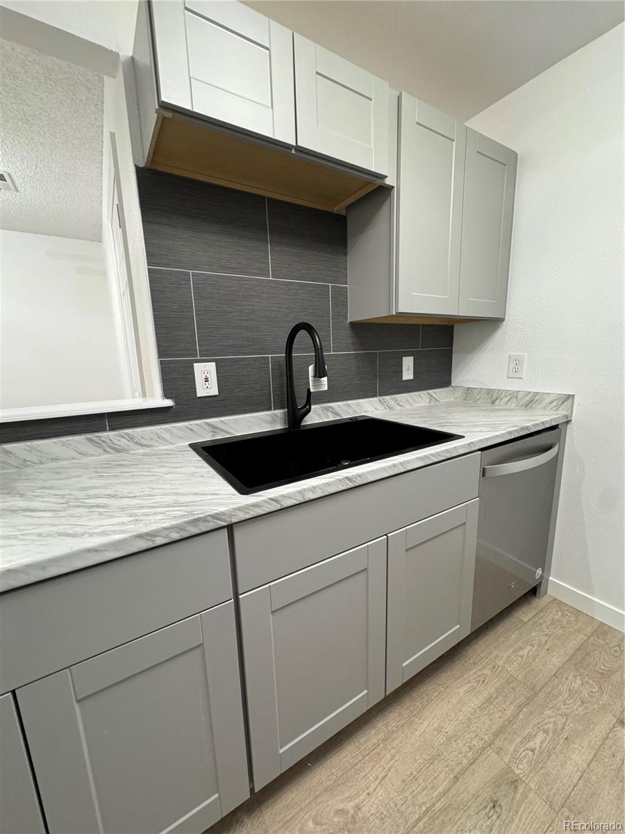 10970 Florida Avenue #203, Lakewood, CO 80232, 1 Bedroom Bedrooms, ,1 BathroomBathrooms,Residential,For Sale,Lochwood Landing,Florida,REC2826609