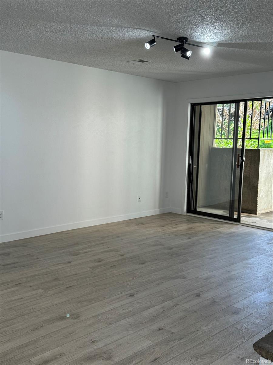10970 Florida Avenue #203, Lakewood, CO 80232, 1 Bedroom Bedrooms, ,1 BathroomBathrooms,Residential,For Sale,Lochwood Landing,Florida,REC2826609