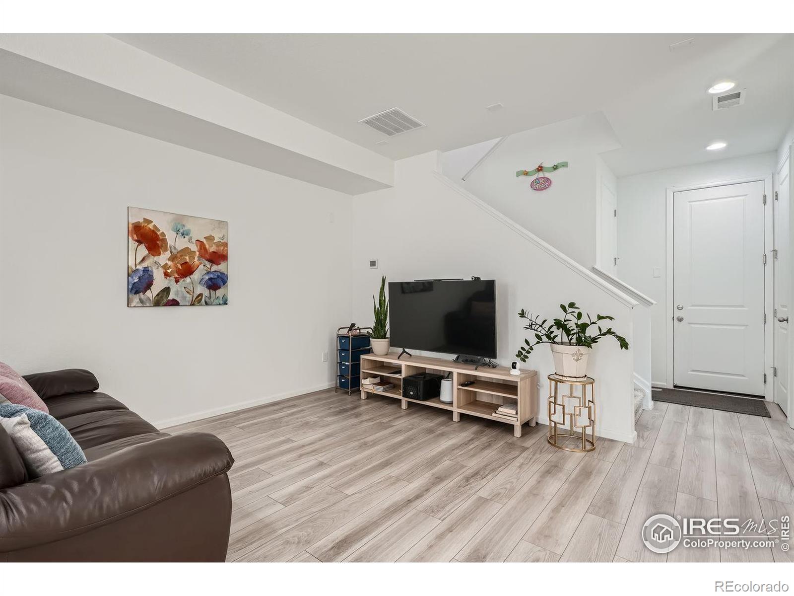 17215 Center Place, Aurora, CO 80017, 3 Bedrooms Bedrooms, ,3 BathroomsBathrooms,Residential,For Sale,Center,RECIR1020082