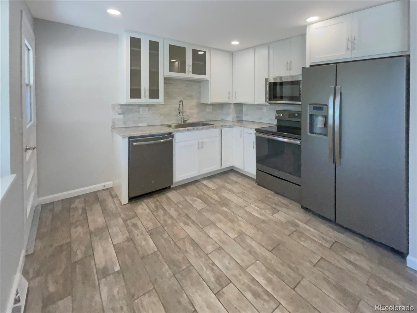 418 Victor Way, Aurora, CO 80012, 4 Bedrooms Bedrooms, ,2 BathroomsBathrooms,Residential,For Sale,Victor,REC6910062