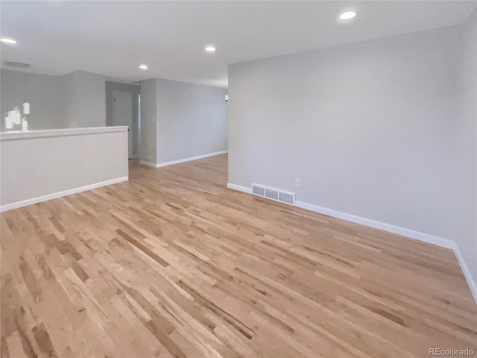 418 Victor Way, Aurora, CO 80012, 4 Bedrooms Bedrooms, ,2 BathroomsBathrooms,Residential,For Sale,Victor,REC6910062