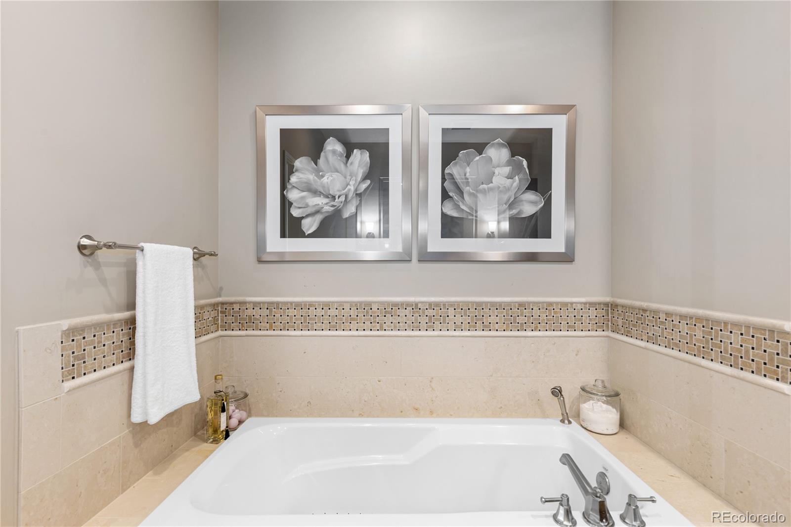 7600 Landmark Way #1107, Greenwood Village, CO 80111, 2 Bedrooms Bedrooms, ,3 BathroomsBathrooms,Residential,For Sale,Landmark,REC9136190