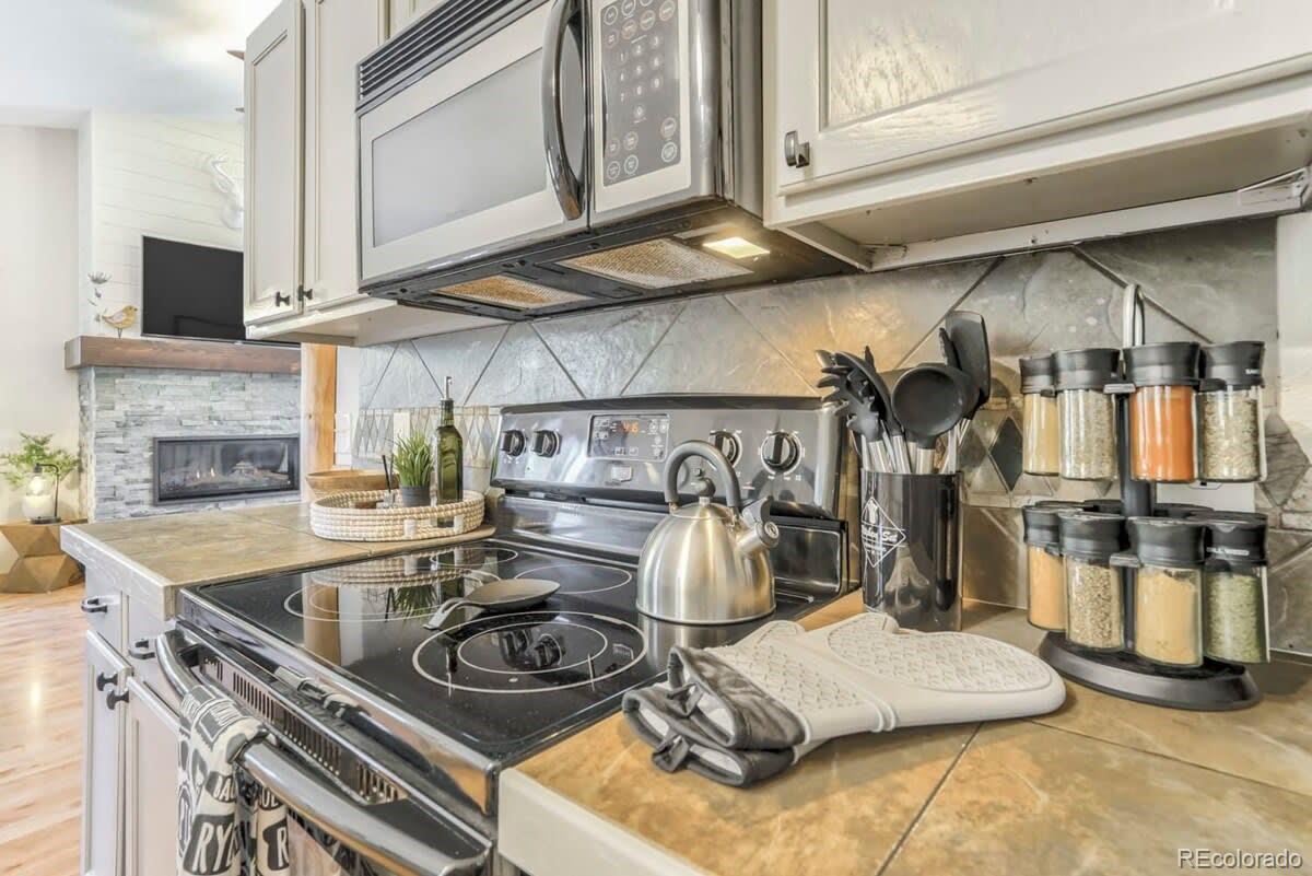 510 Fullview Avenue, Woodland Park, CO 80863, 4 Bedrooms Bedrooms, ,2 BathroomsBathrooms,Residential,For Sale,Fullview,REC8044158