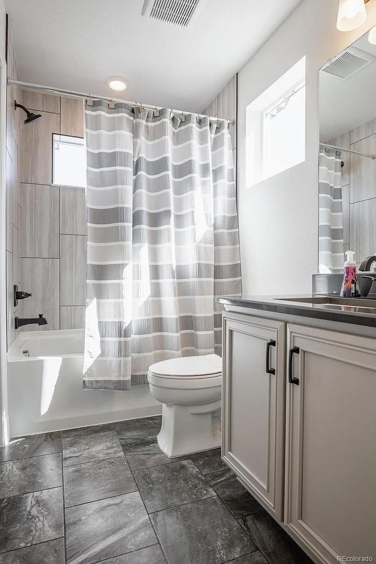 4105 Picadilly Court, Aurora, CO 80019, 3 Bedrooms Bedrooms, ,3 BathroomsBathrooms,Residential,For Sale,Picadilly,REC8043945